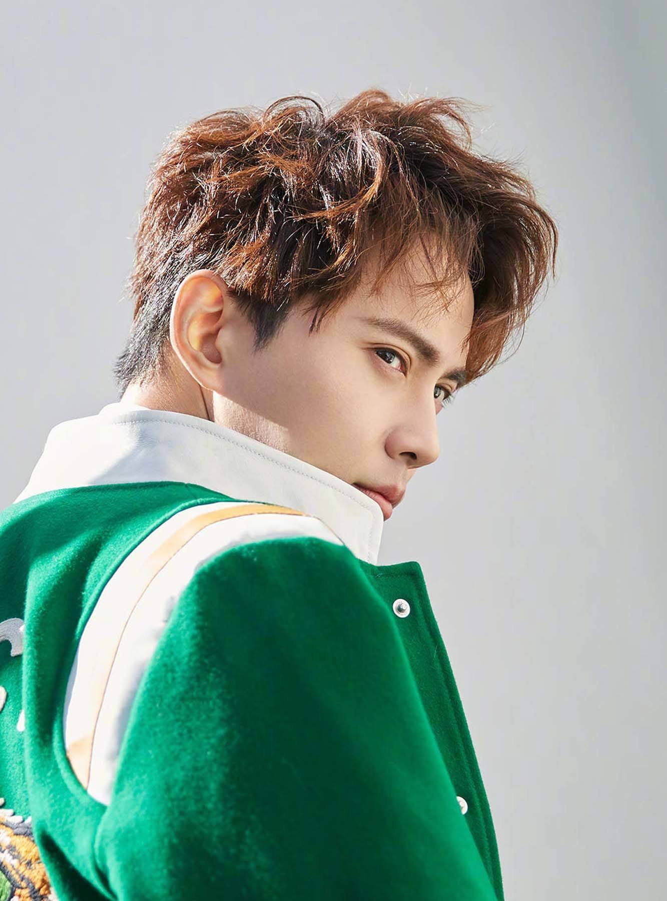 รองทรงดัดลอนเบาๆ พลิ้วๆ (Credit: Rex by Shutterstock)