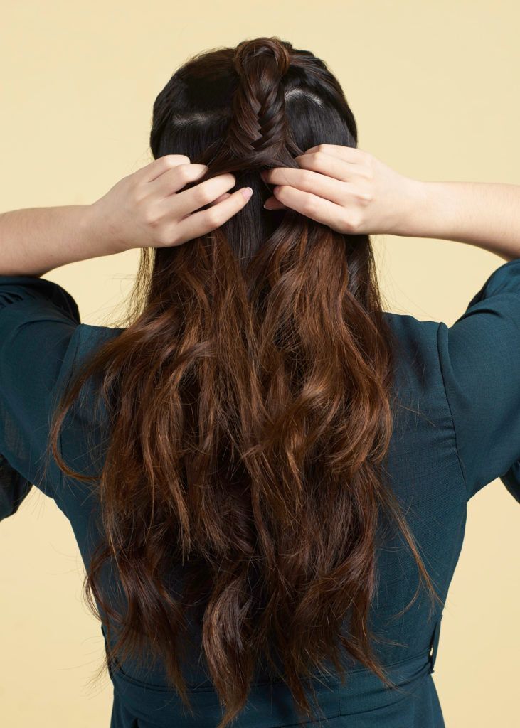 ถักเปียครึ่งหัว