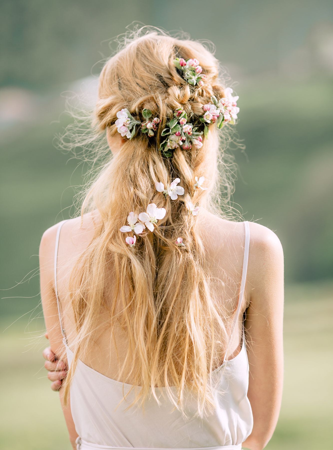 ทรงผมเจ้าสาวเปียโบโฮ (Credit: Rex by Shutterstock)