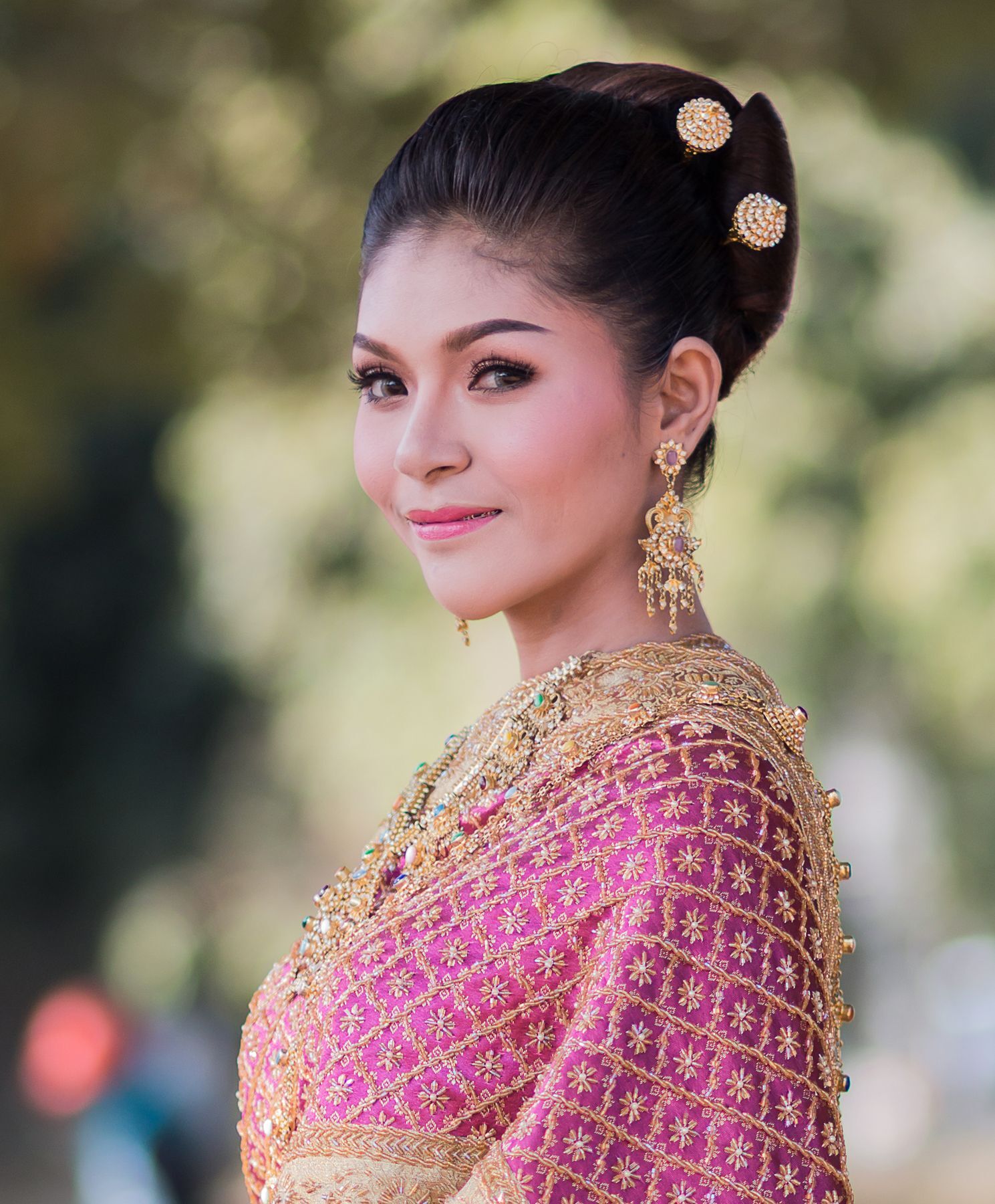 เครื่องประดับผมชุดไทย (Credit: Rex by Shutterstock)