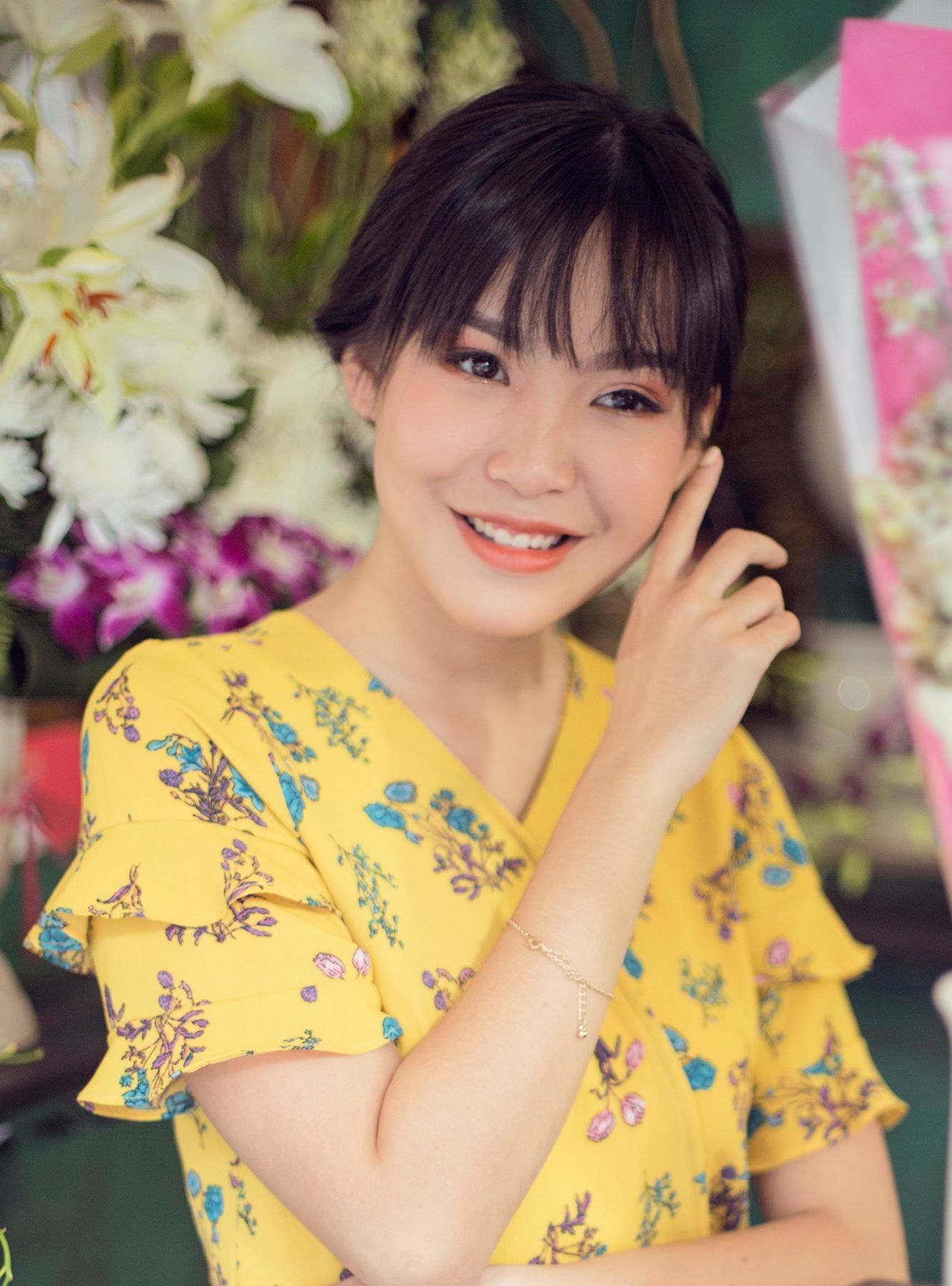 เกล้าผมมวยต่ำหวานๆ (Credit: Hariono Halim)