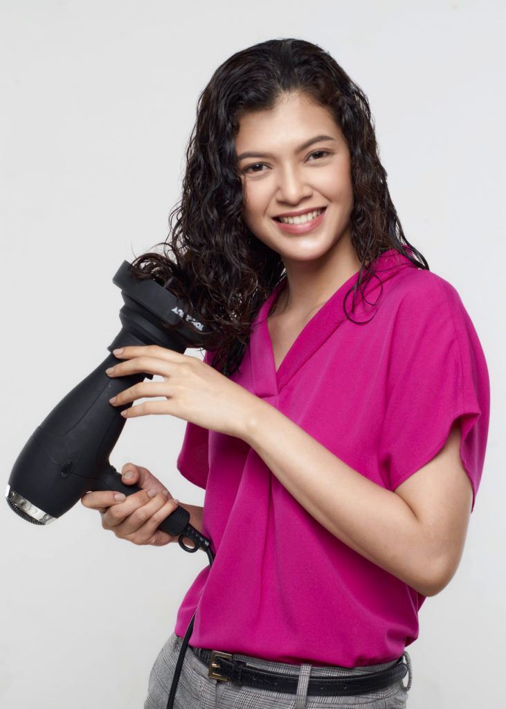 วิธีหวีผมหยิก