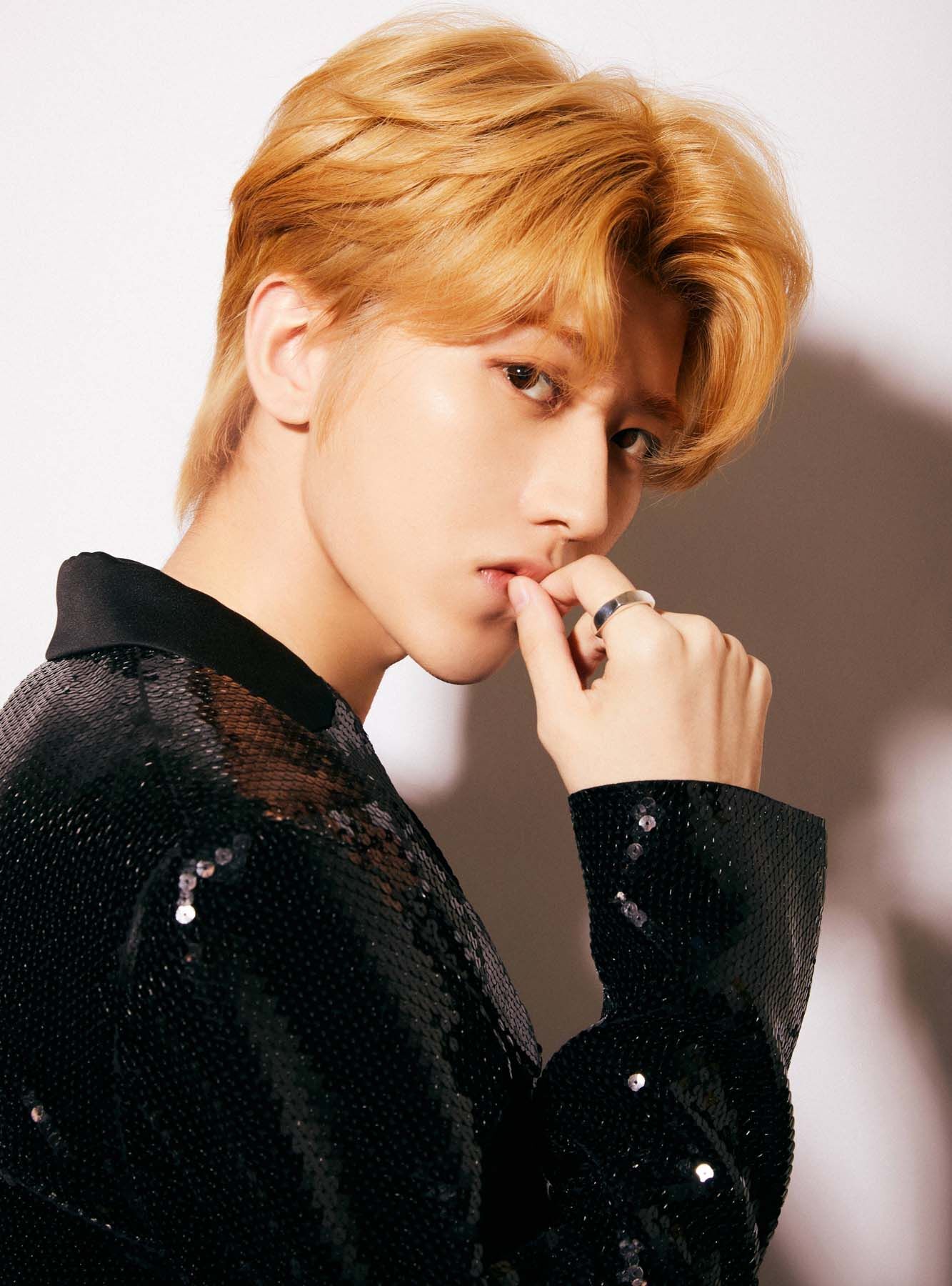 หนุ่มเกาหลีชอบทำสีผมที่สุด (Credit: Rex by Shutterstock)