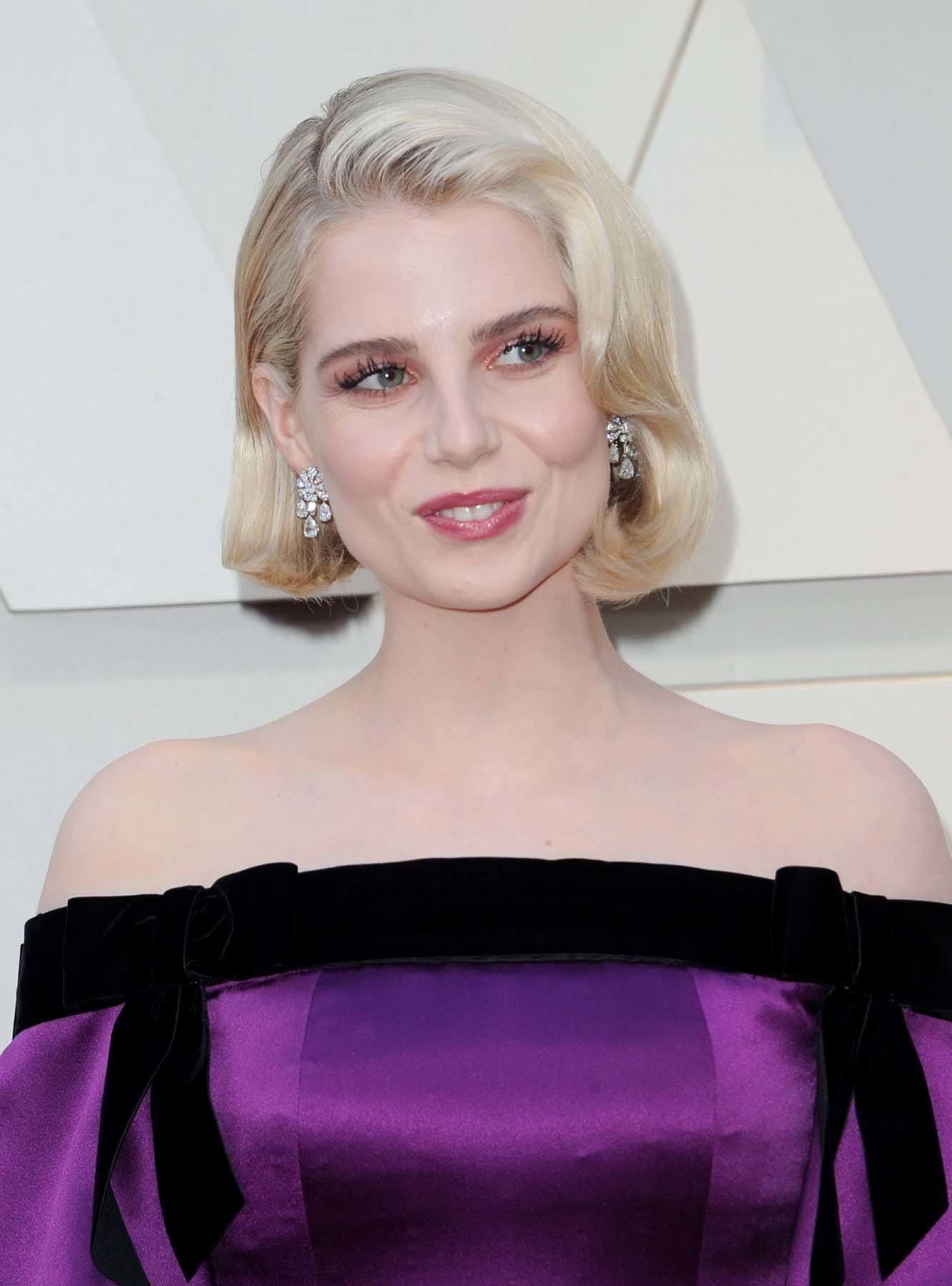 ทรงผมสั้นออกงานสไตล์วินเทจ (Credit: Rex by Shutterstock)