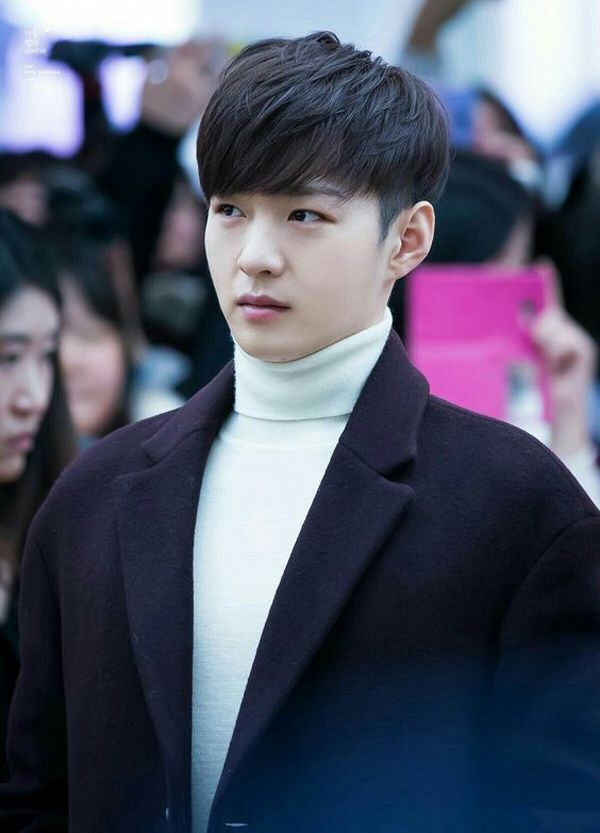 ทรงผมหัวเห็ด (Credit: pinterest/@nanoys)