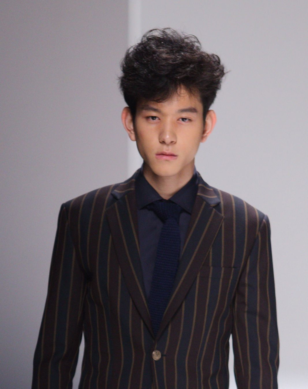 15 สไตล์ ทรงผมเกาหลีชาย กับ 90 ไอเดียตัดผมหล่อตามแบบโอปป้า