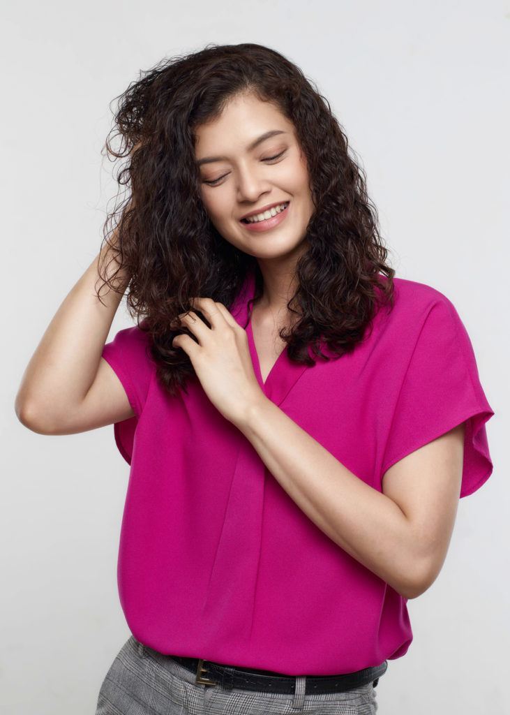 วิธีหวีผมหยิก หยักศก ขั้นตอนการใส่ลีฟออน