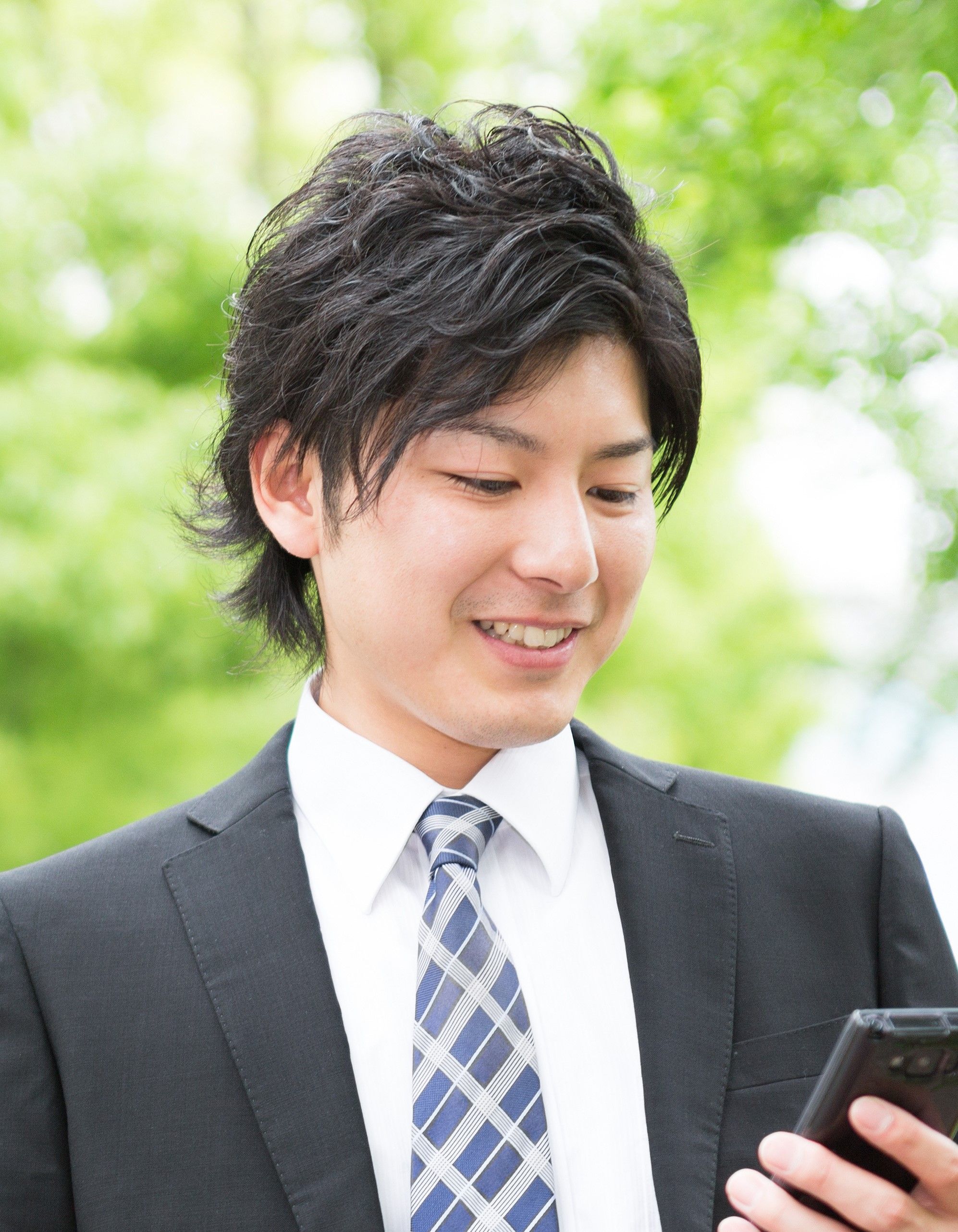 ผู้ชายญี่ปุ่น นักธุรกิจ ผมแสกข้าง