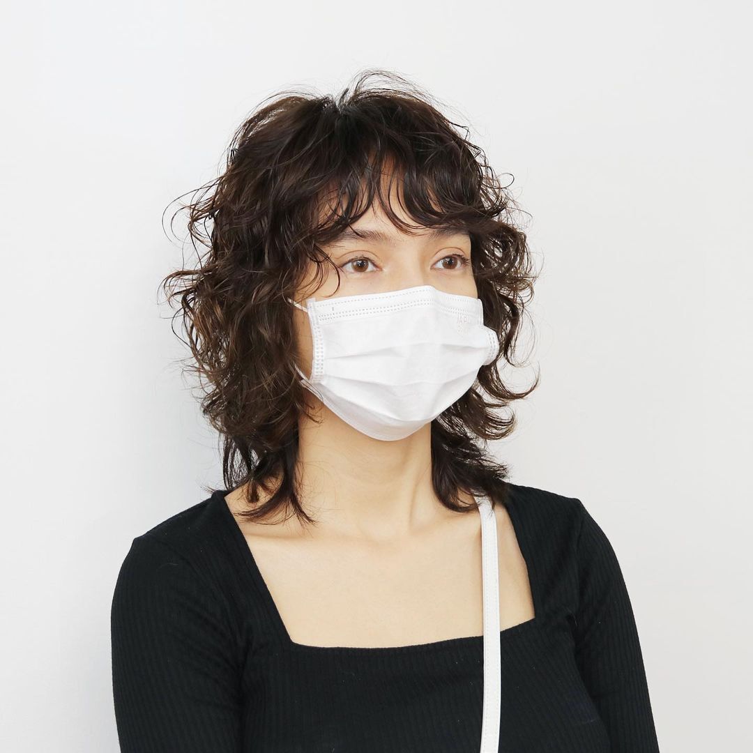 woman_with_short_hair_perm_wild_curl