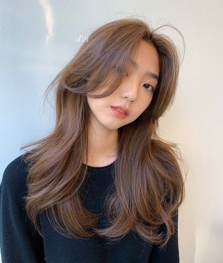 สไลด์ผมให้ดูมีวอลลุ่ม (Credit: Instagram/@d.of_goeun)