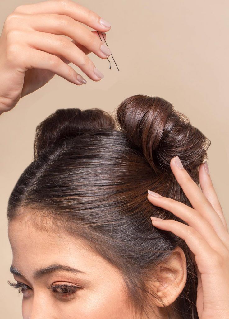 ผู้หญิงเอเชีย ผมสั้นประบ่า ทำผมบัน 2 ข้าง