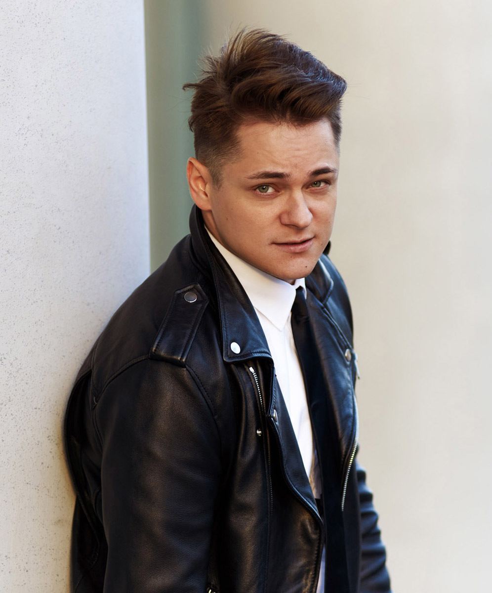 ทรงผมชายหัวเถิก หน้าผากกว้าง ทรงปอมปาร์ดัวร์