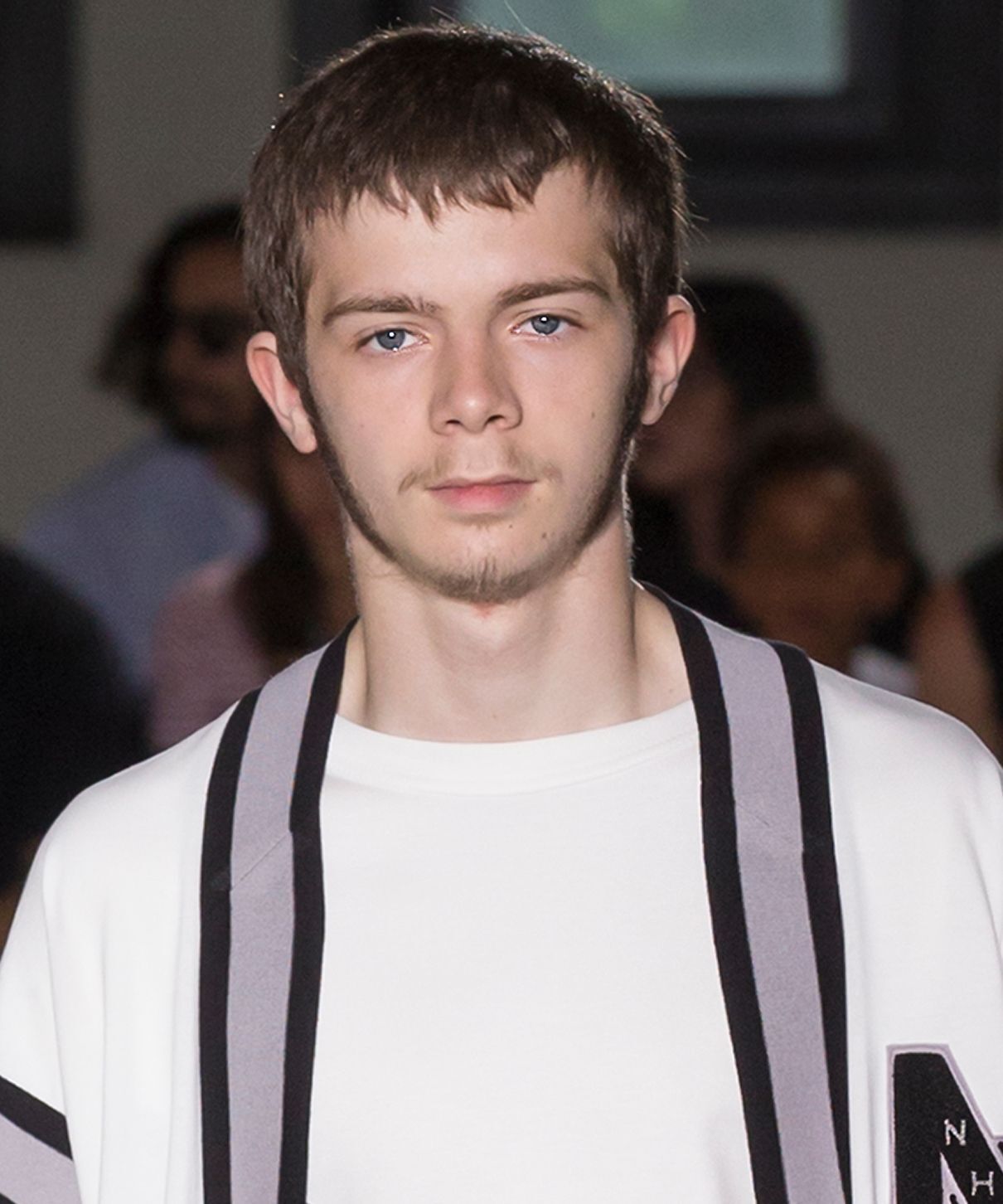 ไอเดียทรงผมผู้ชายไว้หน้าม้ากำลังมาแรง ดูหล่อดีมีสไตล์ เท่ก็ได้ น่ารักก็ด้วย