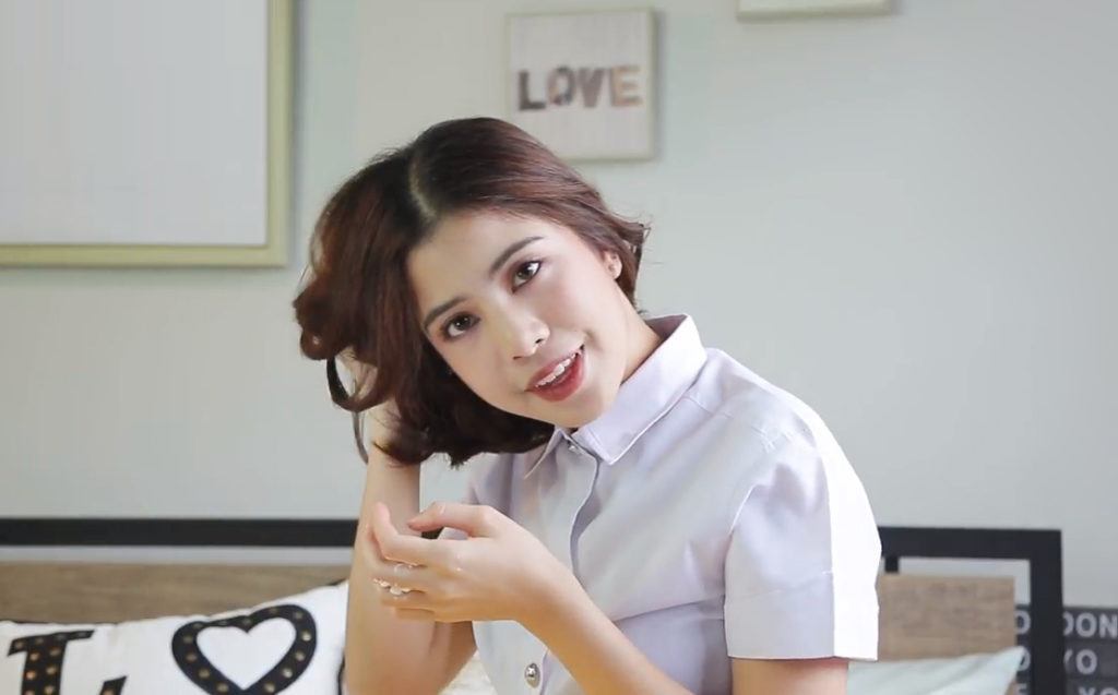 ทรงผมรับปริญญาสำหรับสาวผมประบ่า