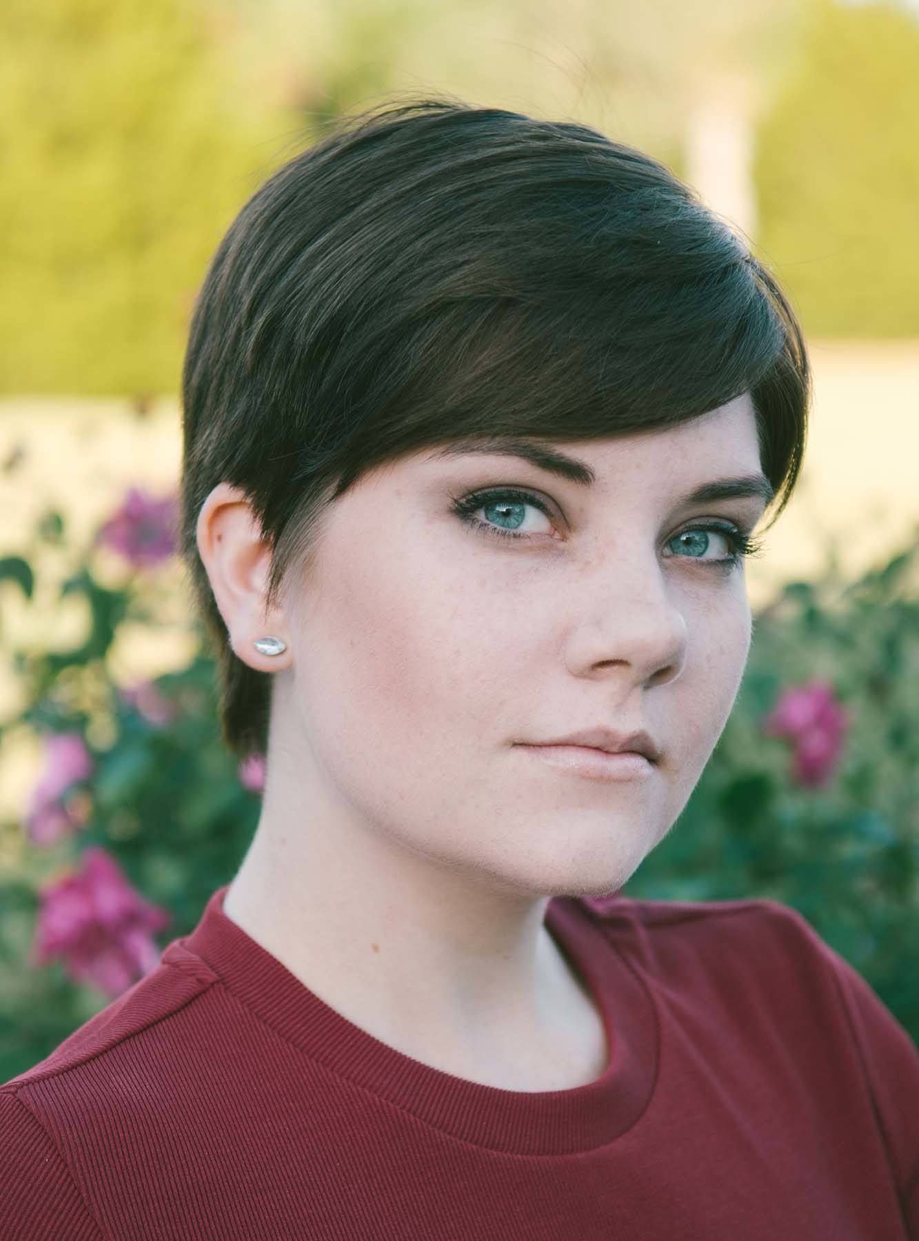 ซอยผมไล่ระดับด้านหน้าช่วยให้หน้าเรียวเล็กลง (Credit: Rex by Shutterstock)