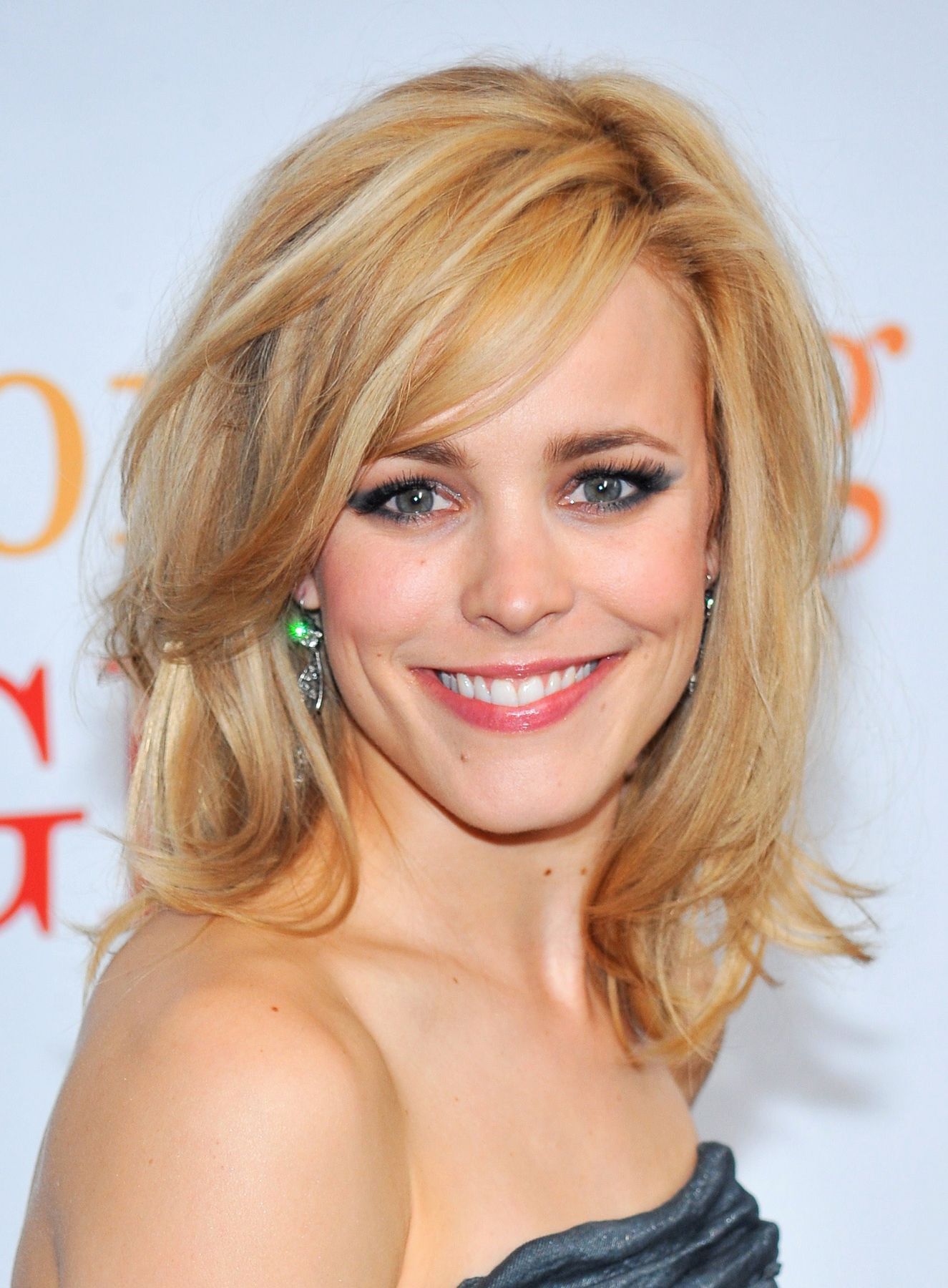 ความยาวผมที่รับกับรูปหน้ายาว (Credit : Shutterstock)