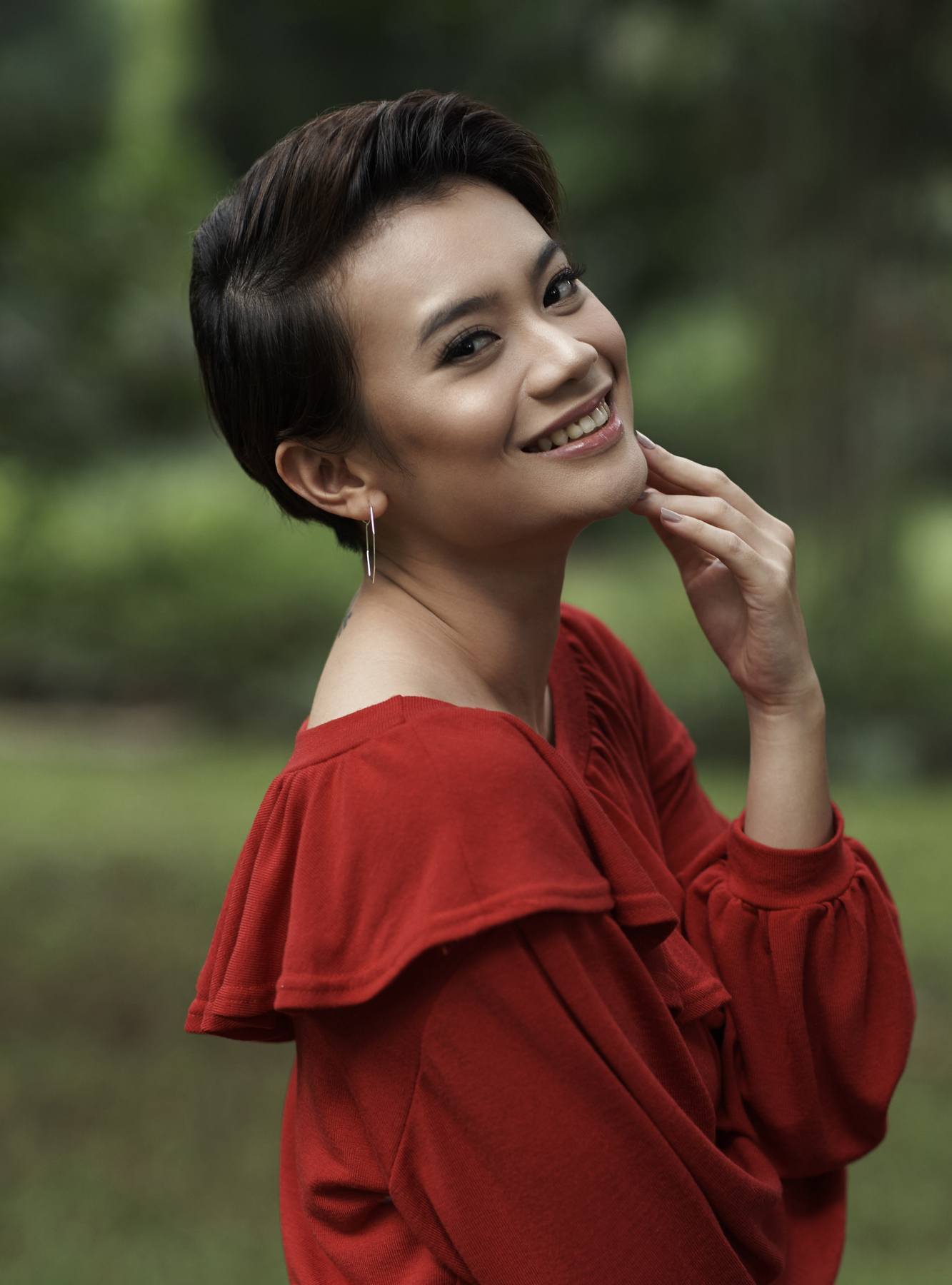 ผมซอยสั้น เปลี่ยนลุคคุณแม่ให้สดใส (Credit: Natasha Estelle) 