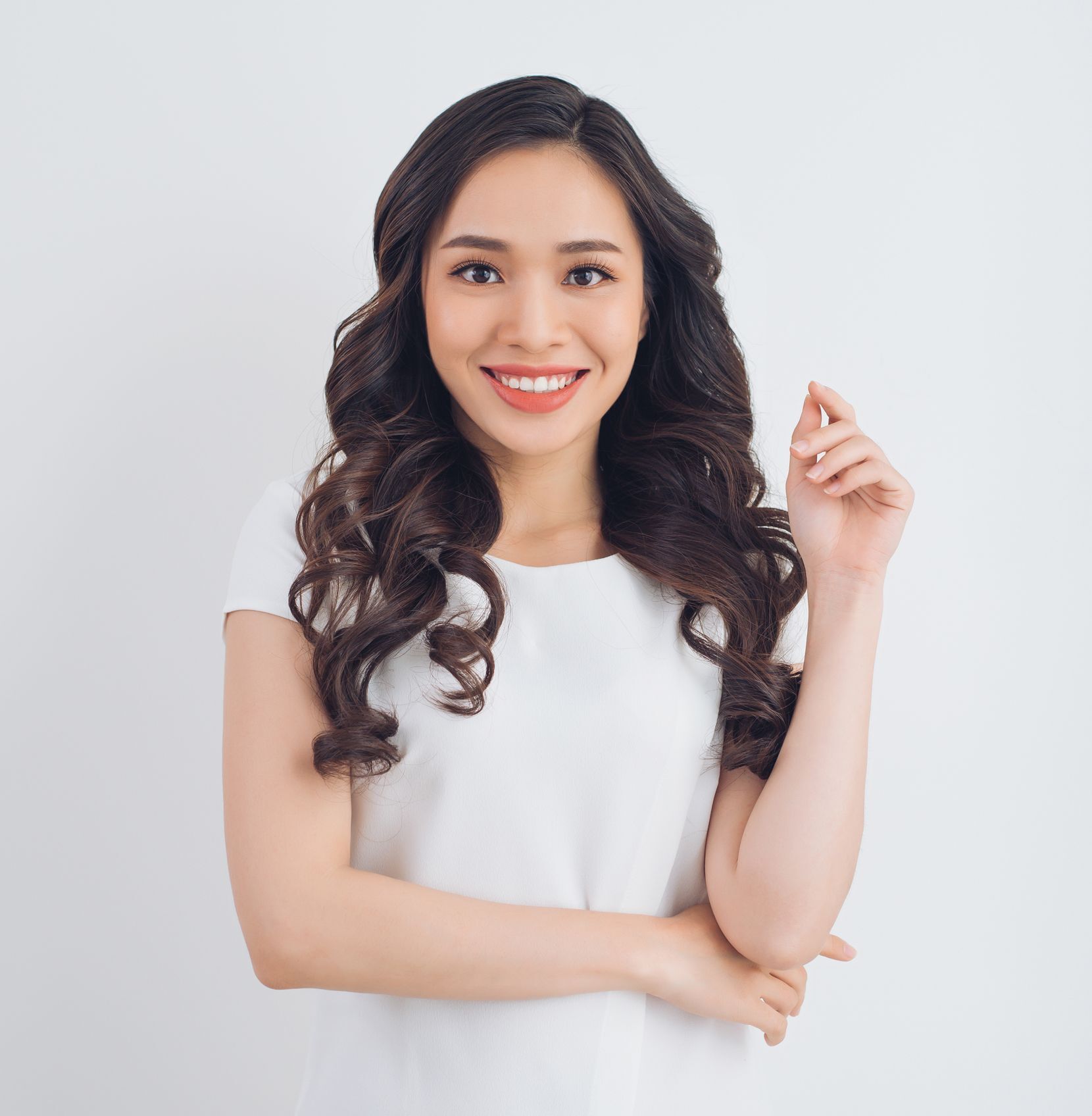 ทรงผมยาวสำหรับหน้ารูปไข่ (Credit : Shutterstock)