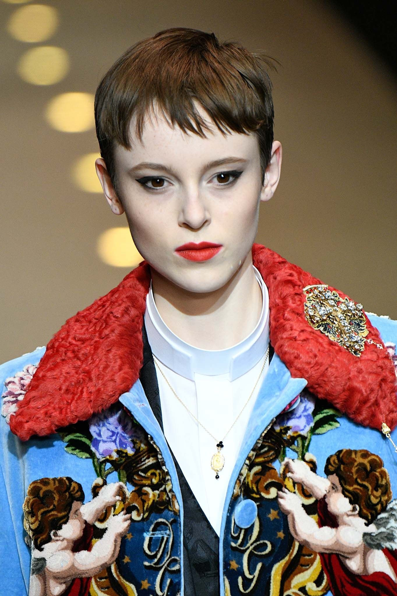 ทรงผมสั้นพิกซี่ จาก Ddolce and  Gabbana (Credit: indigitalimages.com)