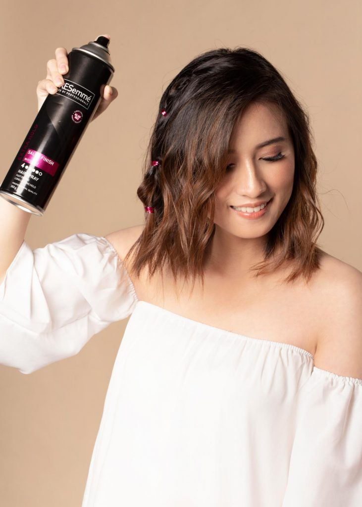 ผู้หญิงเอเชีย ผมสั้น สาธิตวิธีทำผม เปียผมสั้น