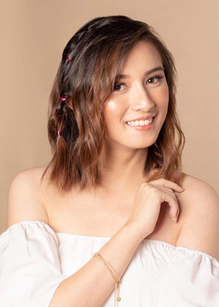 ผู้หญิงเอเชีย ผมสั้น สาธิตวิธีทำผม เปียผมสั้น