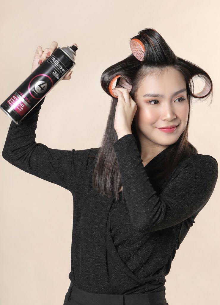 ผู้หญิง เอเชีย ไว้ผมประบ่า สาธิวิธี ม้วนโรล เพื่ม วอลลุ่ม