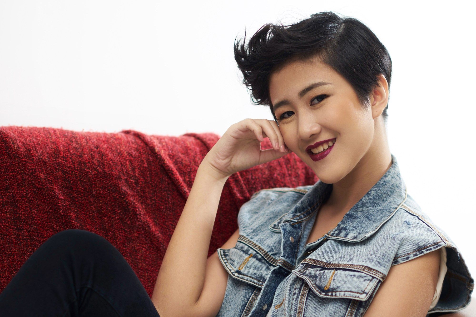 ทรงผมสั้น เซ็ตผมสั้น พิกซี่ Pixie cut เสื้อยีนส์