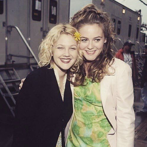 เทรนด์ผมฮิต90จัดทรงหลวมหลุดลุ่ย