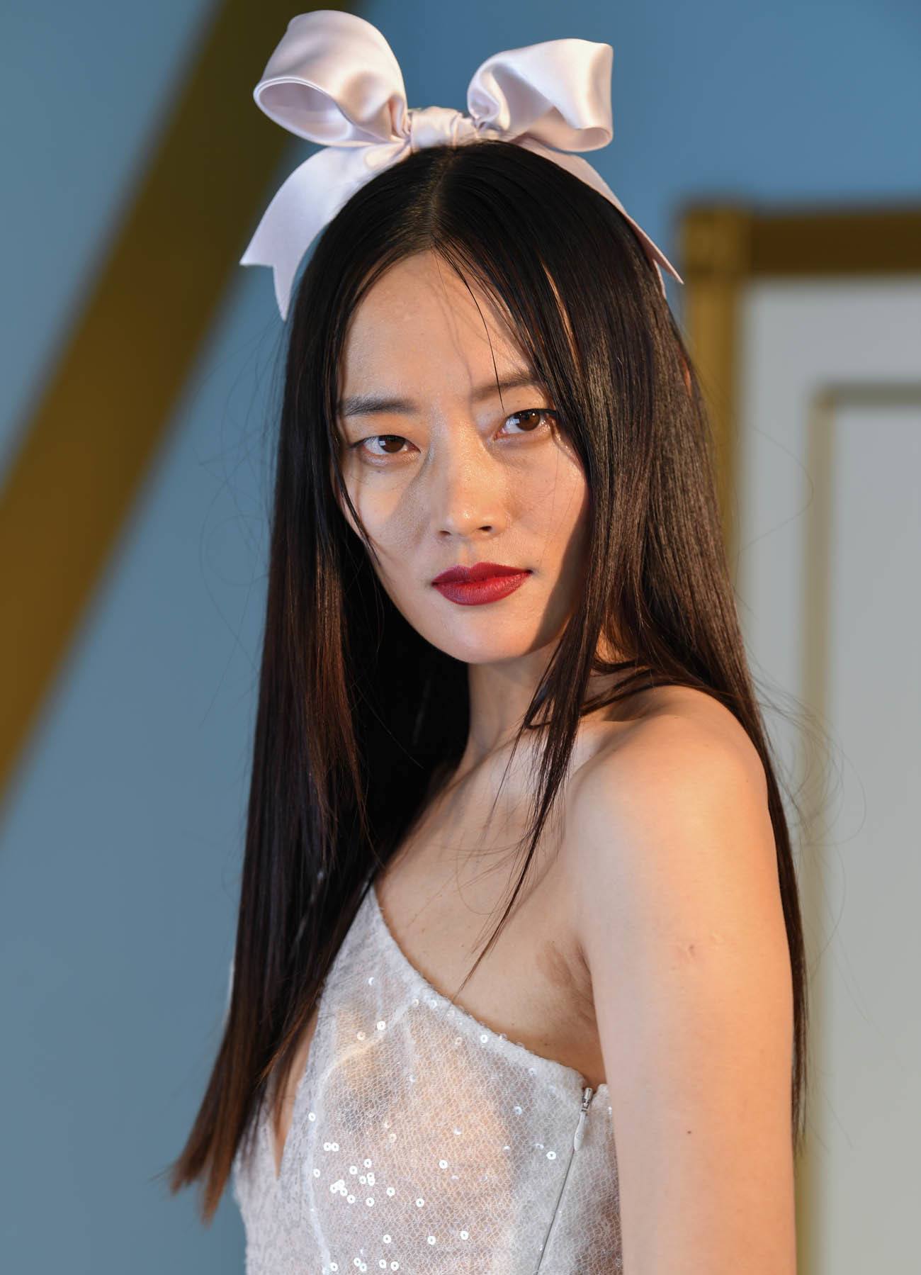 โบว์กำมะหยี่หวานแหวว (Credit: Rex by Shutterstock)