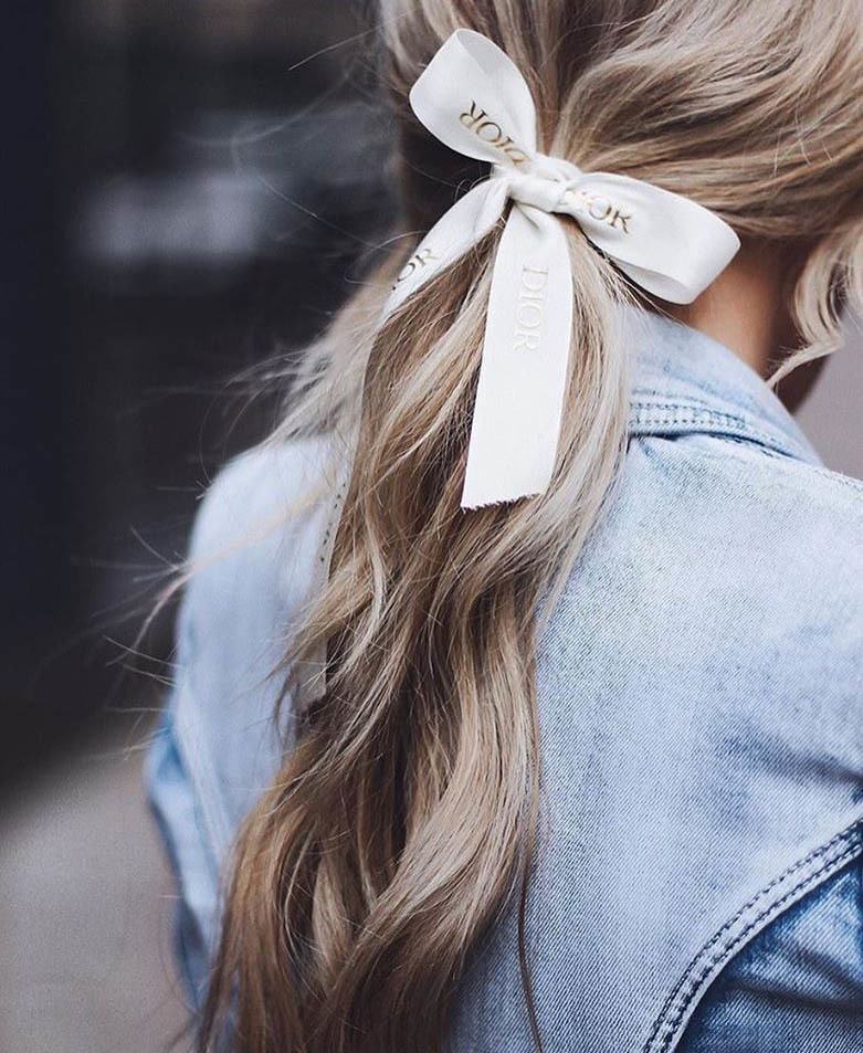 ริบบิ้น Dior (Credit: Pinterest)