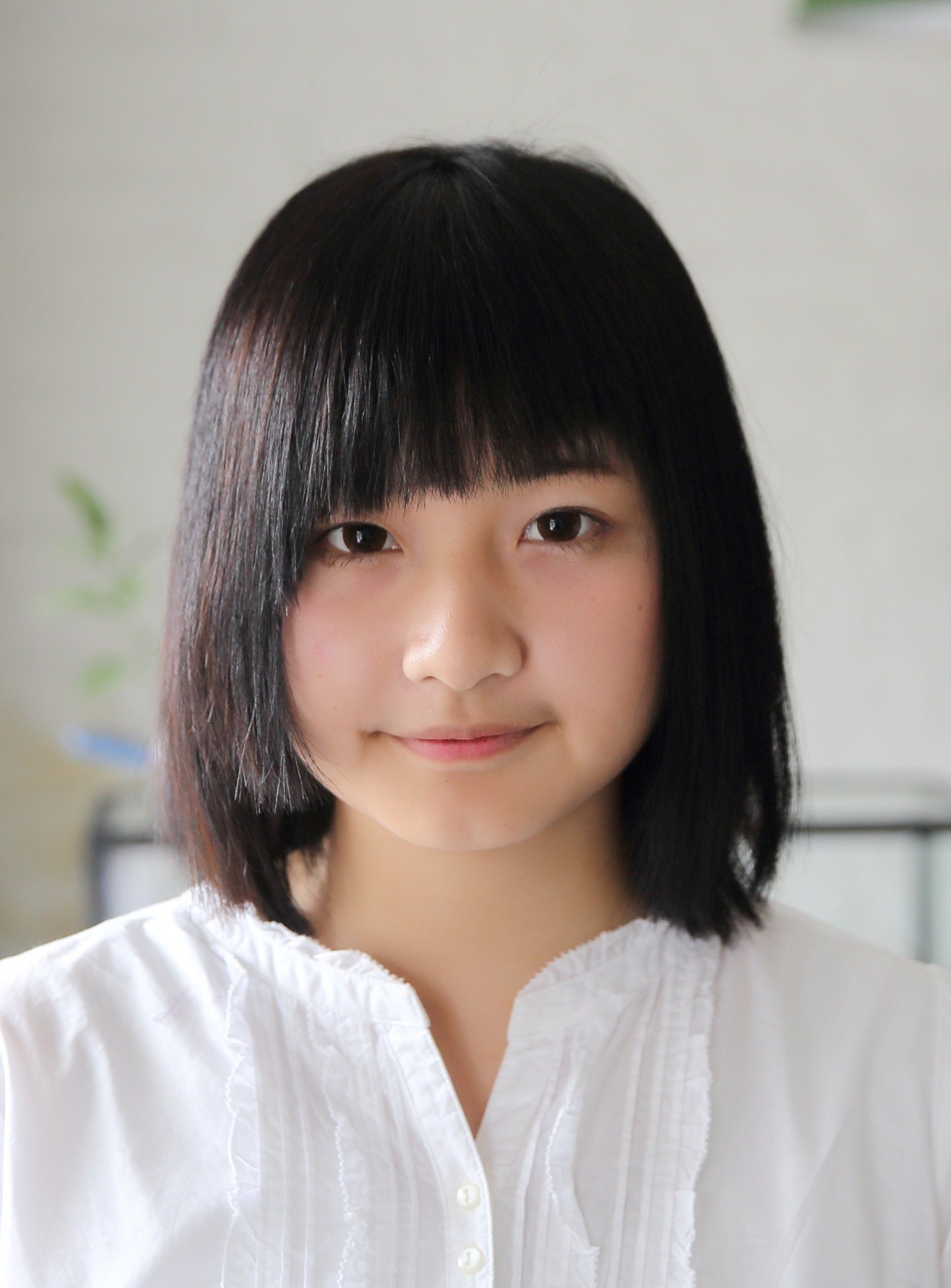 ผมบ๊อบหน้าม้าเฉียง