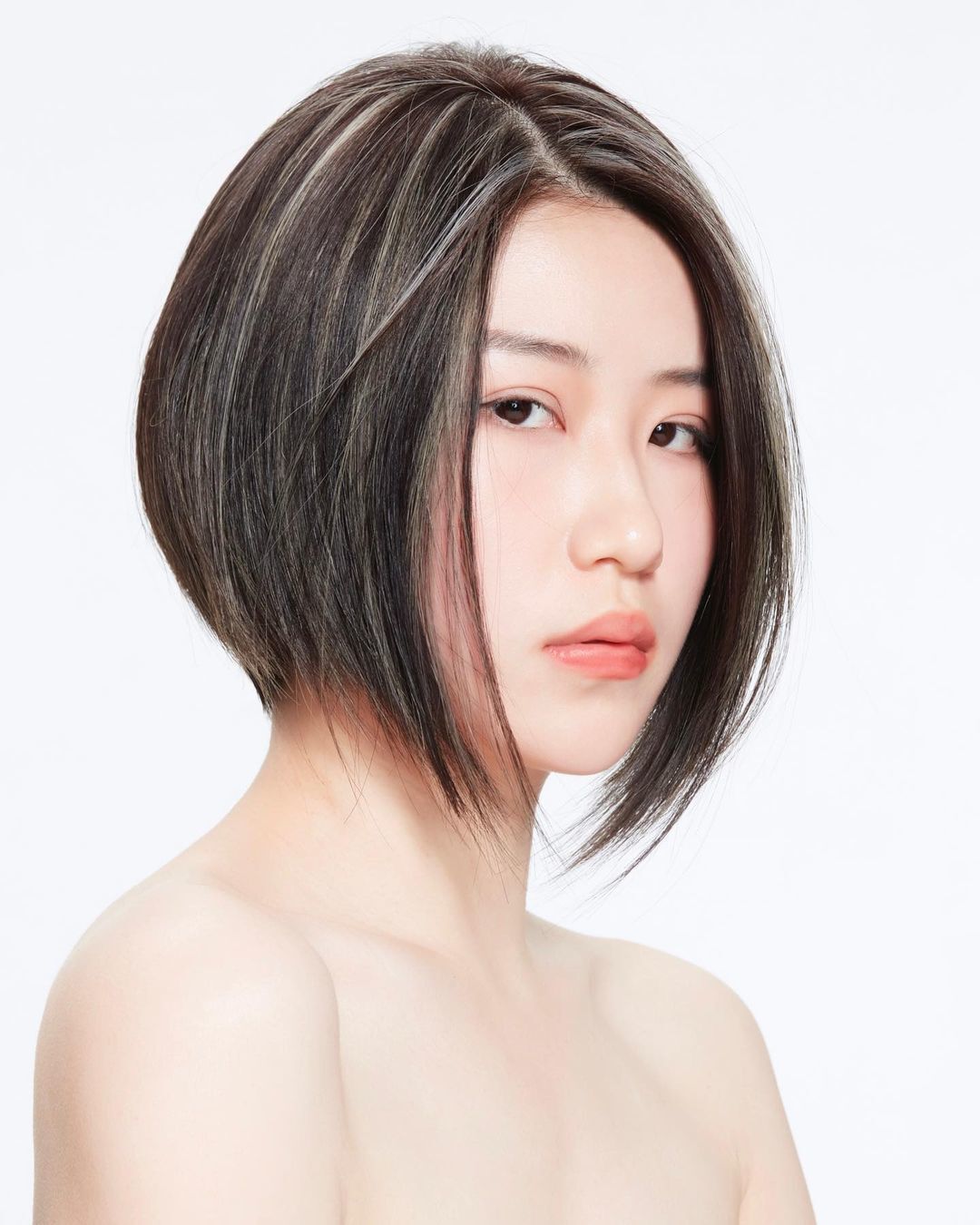 ผู้หญิงเอเชีย ไว้ผมสั้น ผมบ๊อบประบ่า สำหรับคนหน้ากลม