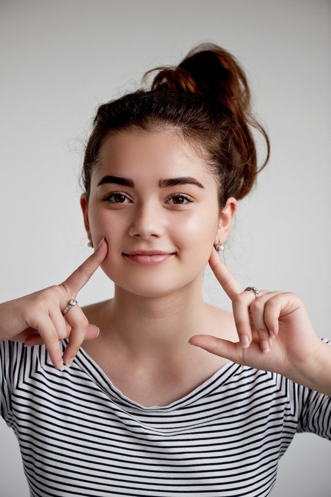 ทรงผมยาว หน้ากลม มีแก้ม