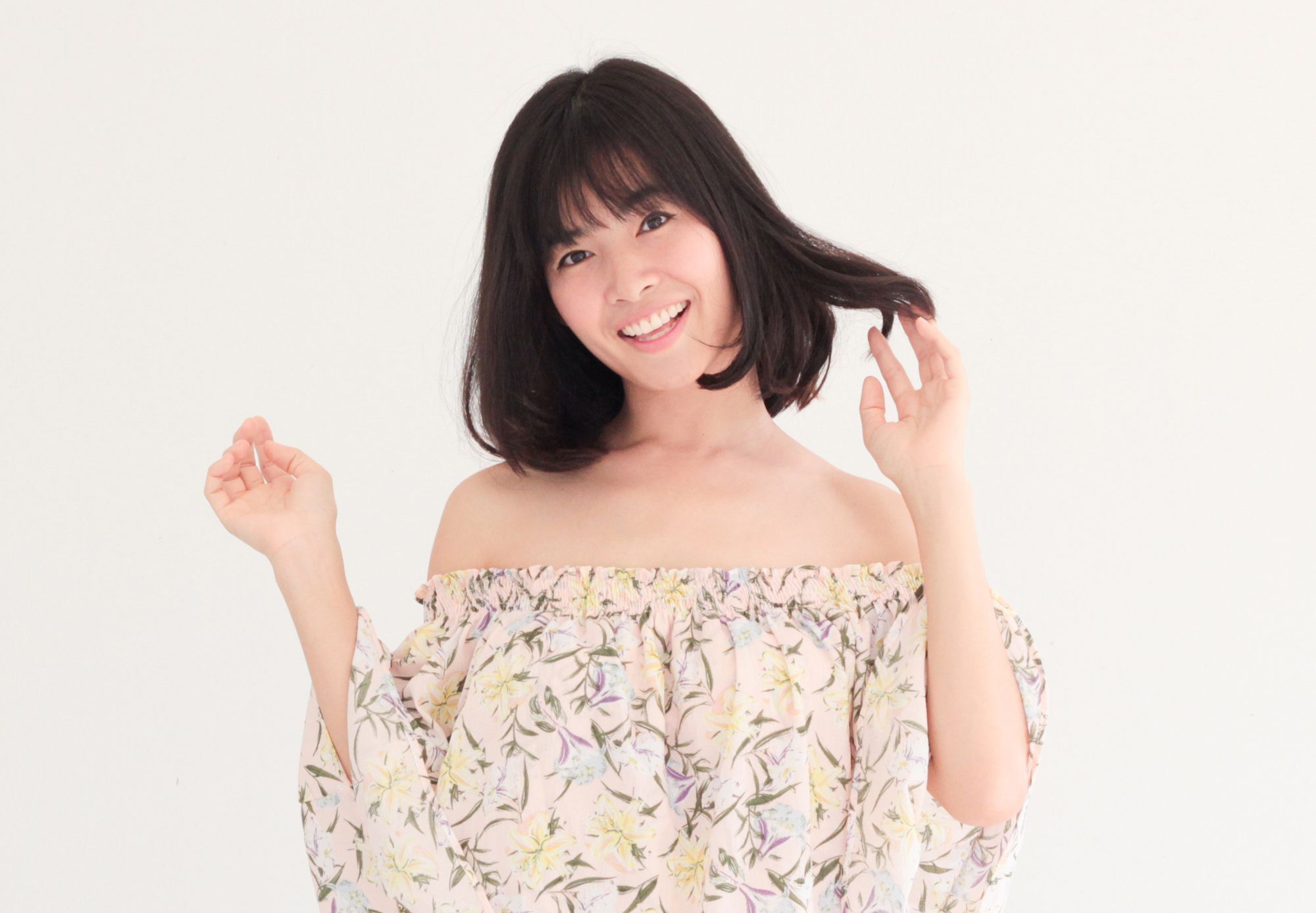 ผมสั้นสีดำ