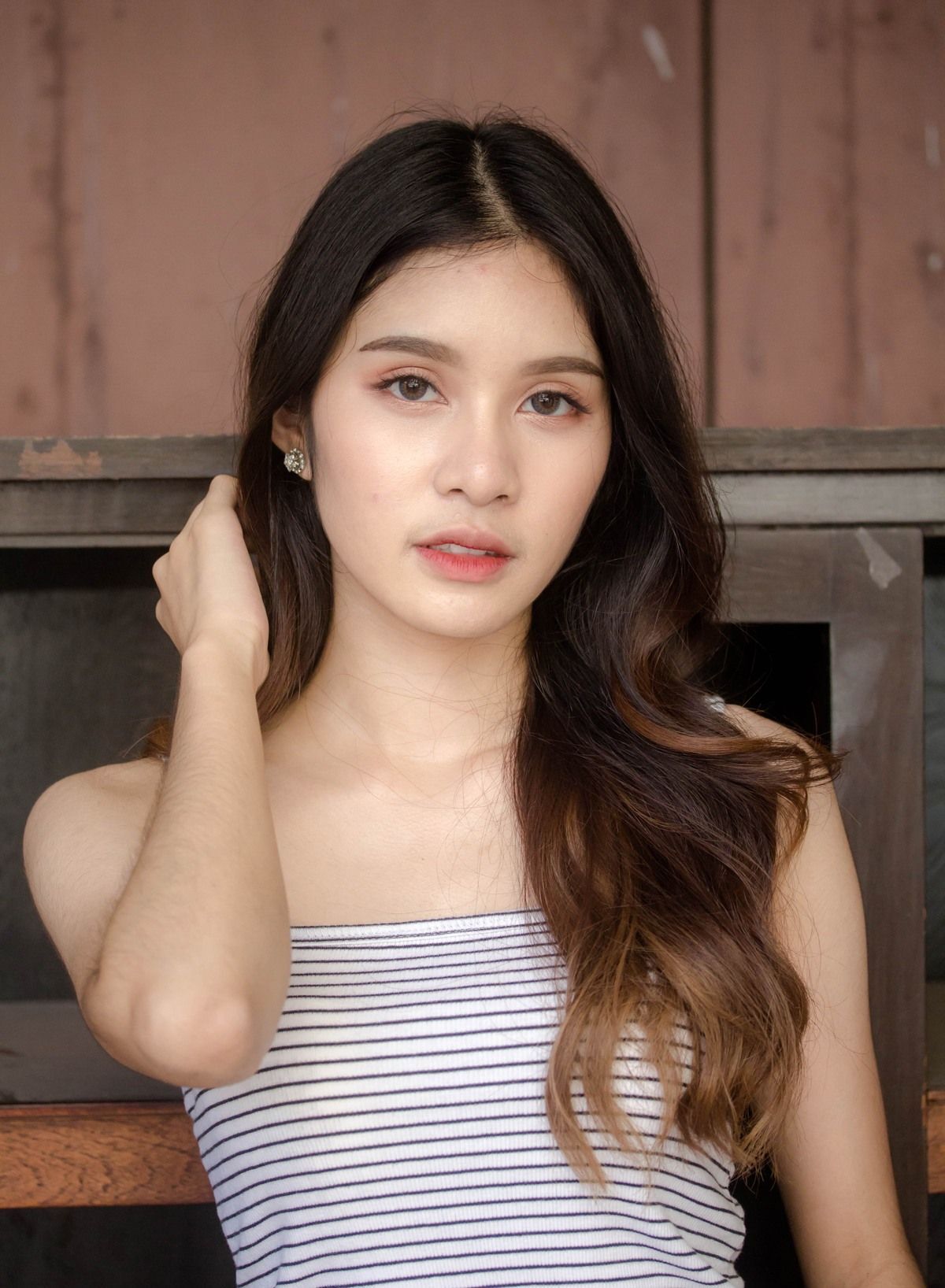 สีน้ำตาลช็อกโกแลตทูโทนแบบออมเบร (Credit: Rex by Shutterstock)