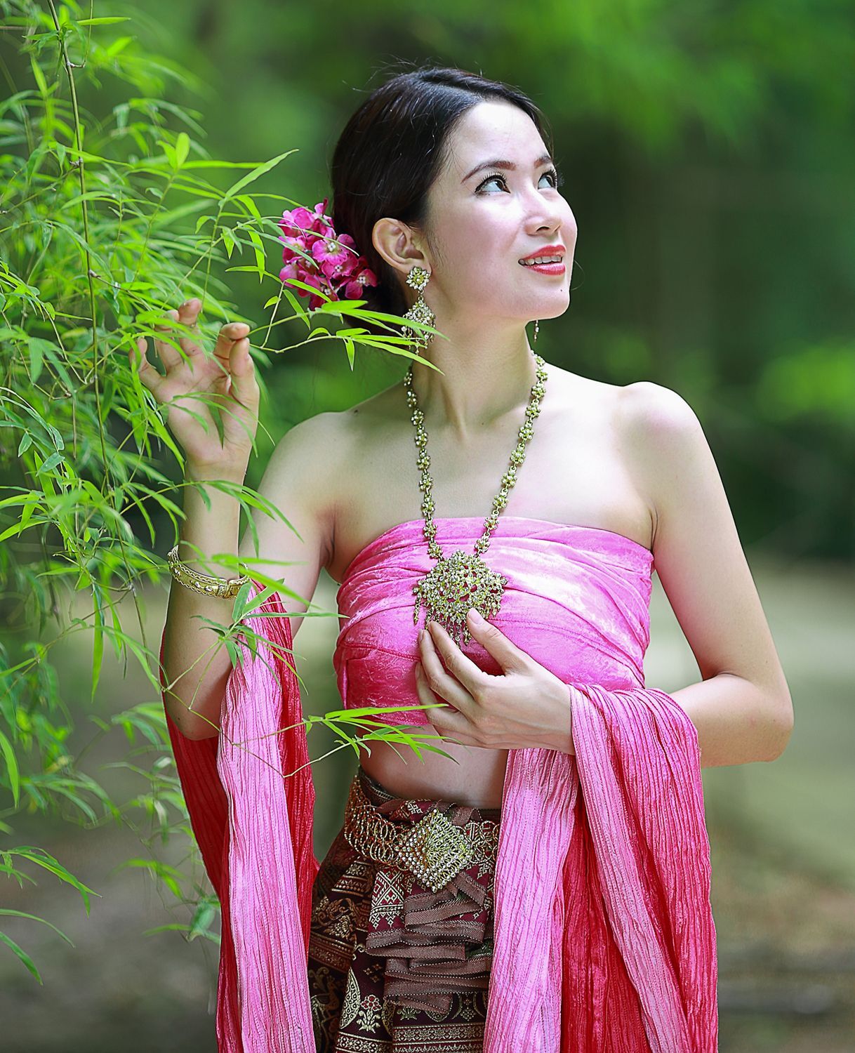 ตามรอยละคร "บุพเพสันนิวาส" มารู้จักทรงผมโบราณ ของแม่หญิงชาวสยามในอดีต