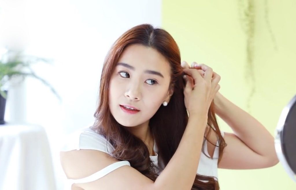 บิดเกลียวผมช่อผมด้านหน้า