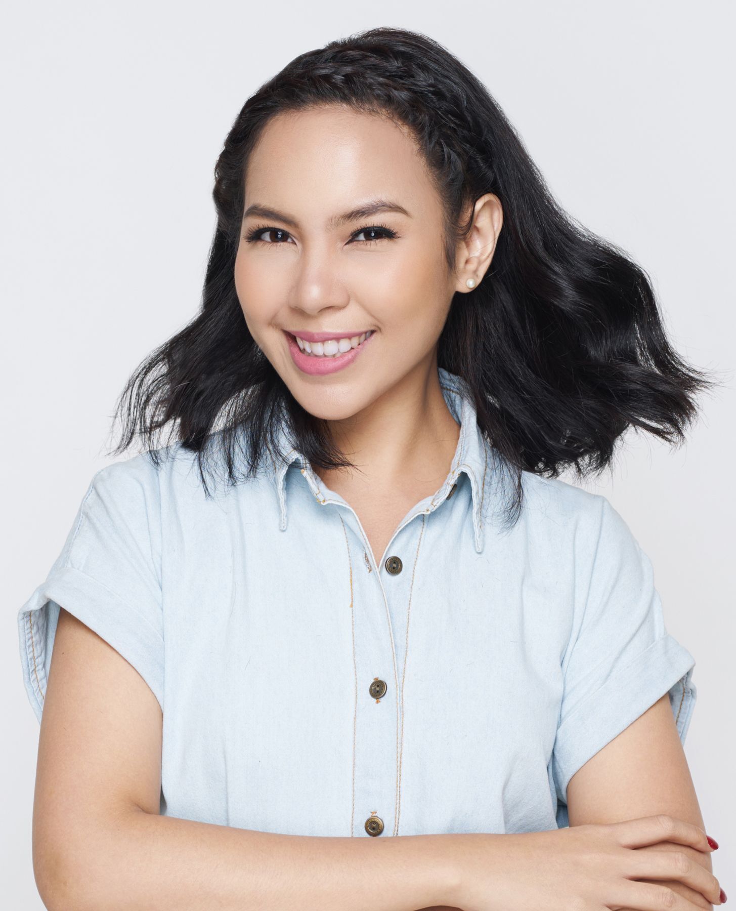 ทรงผมรับปริญญาแบบถักเปีย สวยสุภาพ เรียบร้อย ถูกต้องตามระเบียบมหาวิทยาลัย