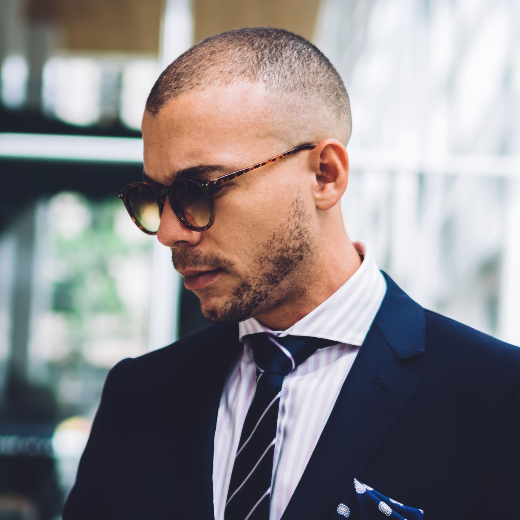 คนคนทรงผมทหาร