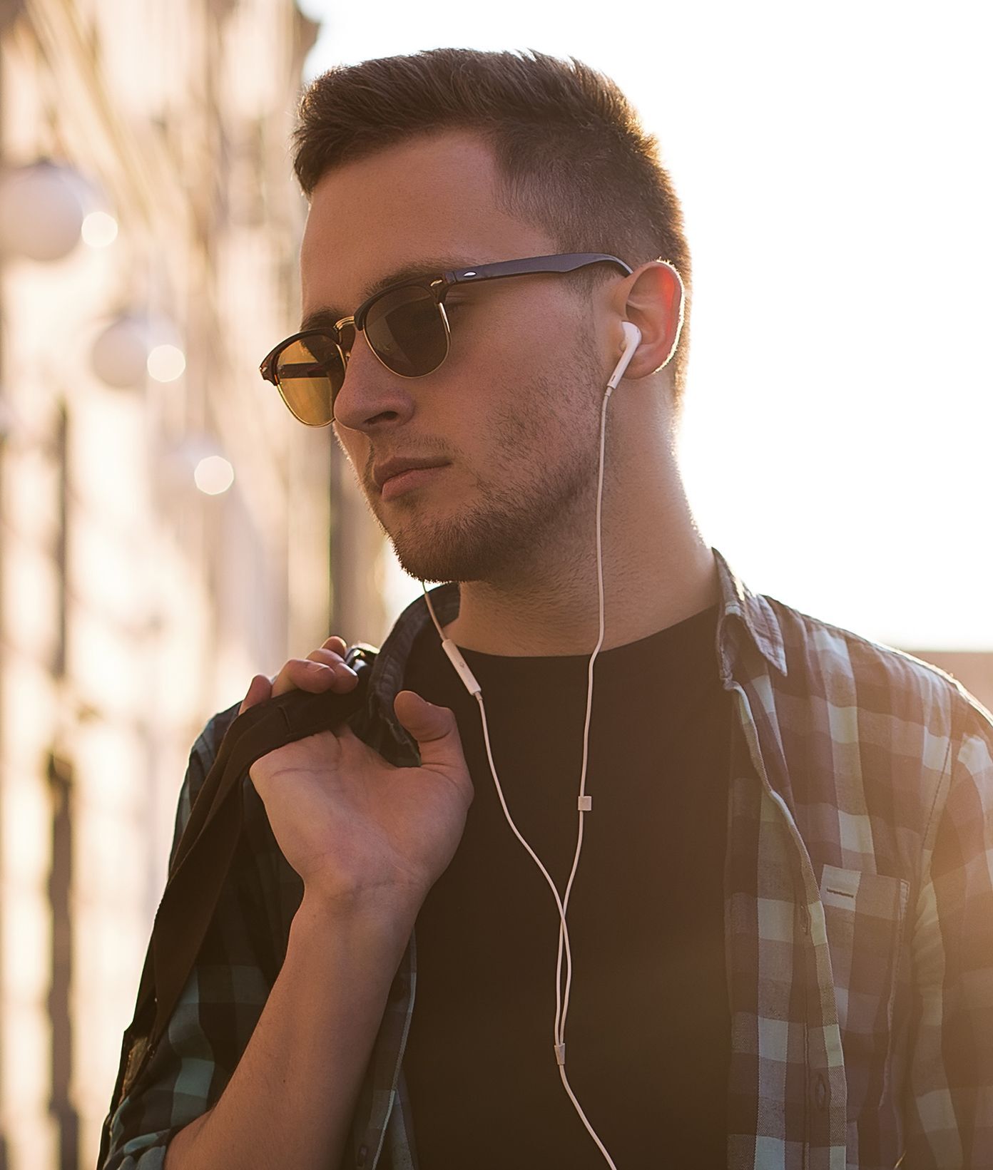 คนทรงผมทหาร