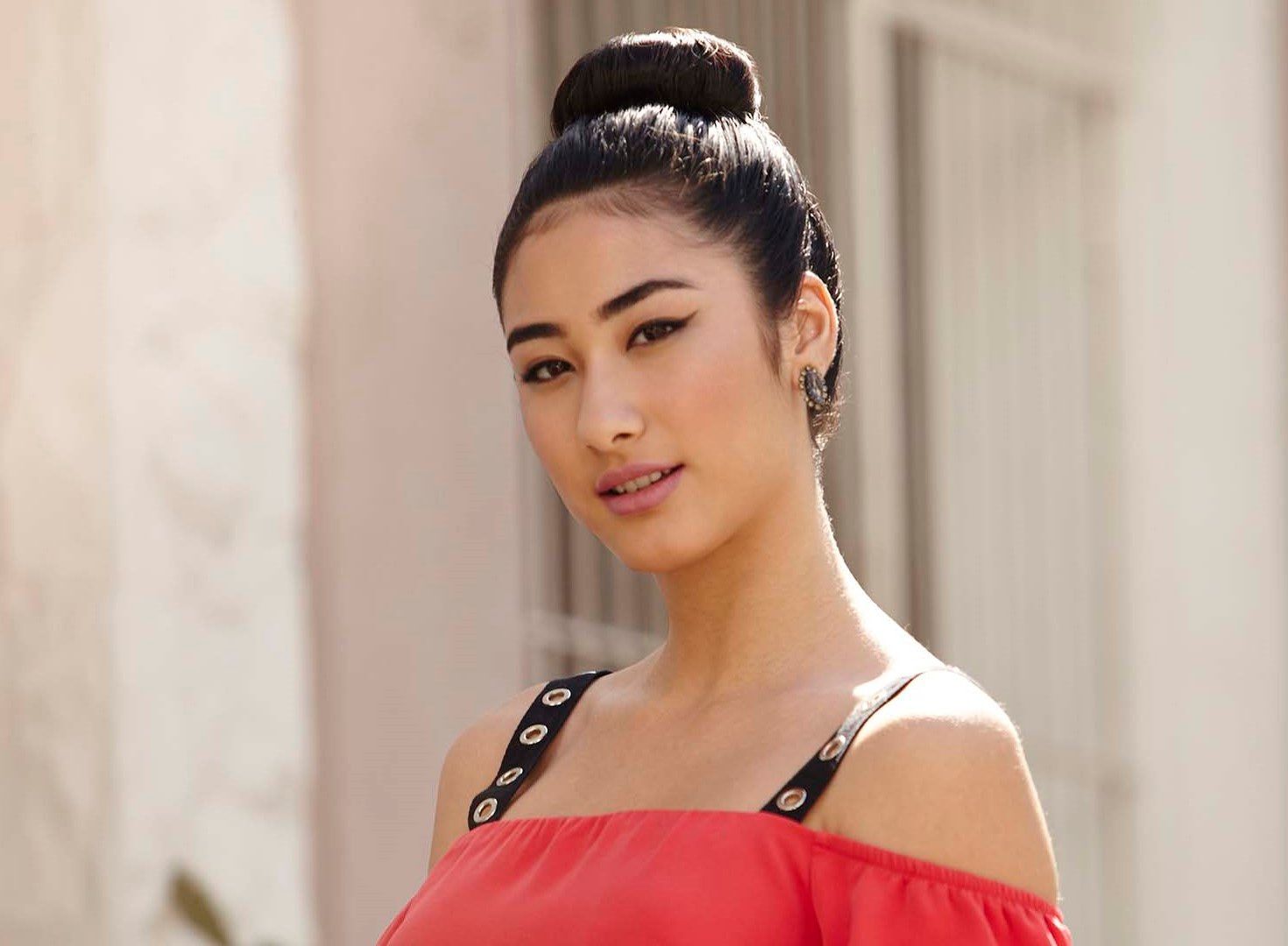 เกล้าบันสูง (credit:)