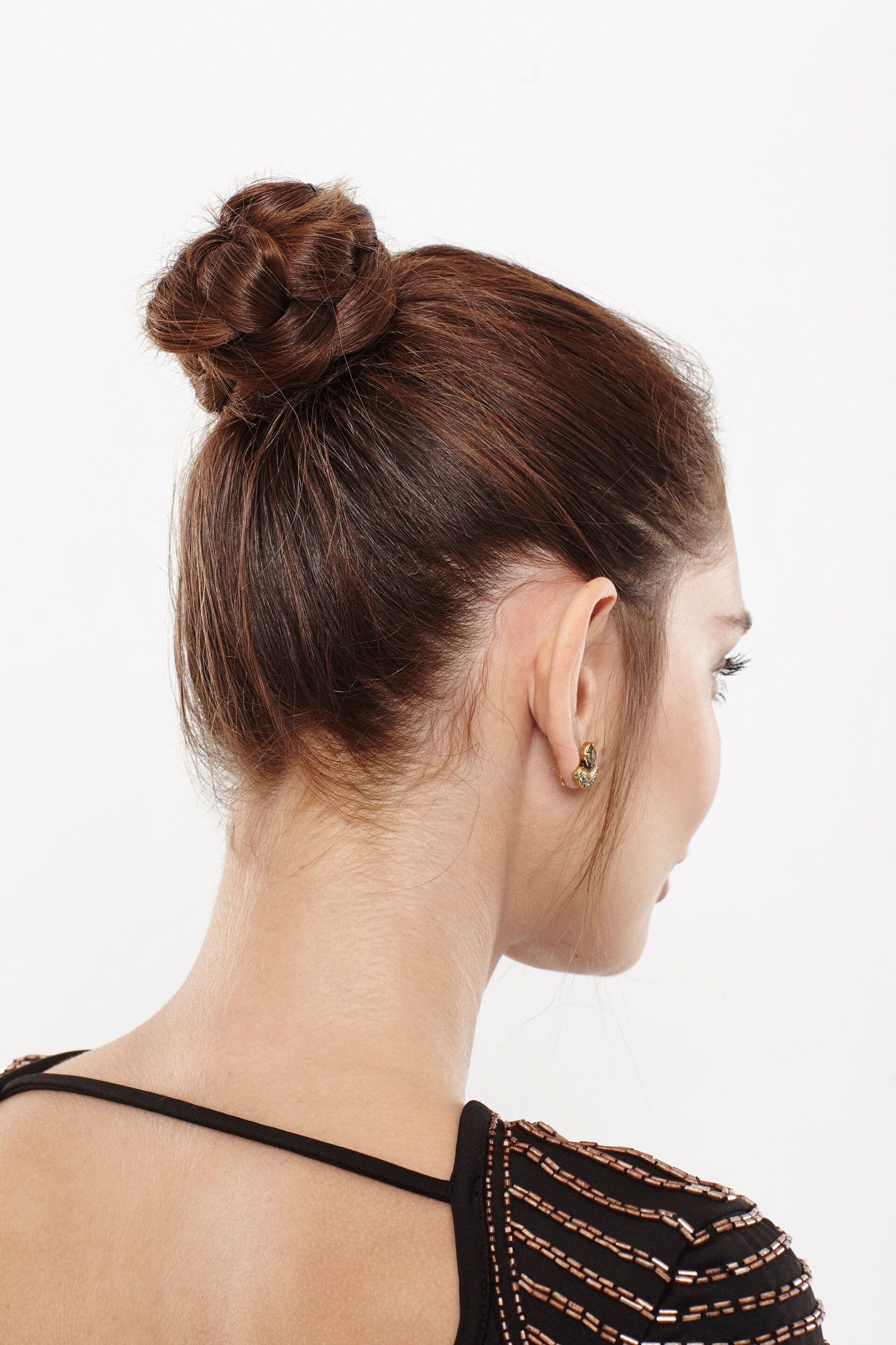 เกล้าผมเปีย(credit: Raquel Brust)