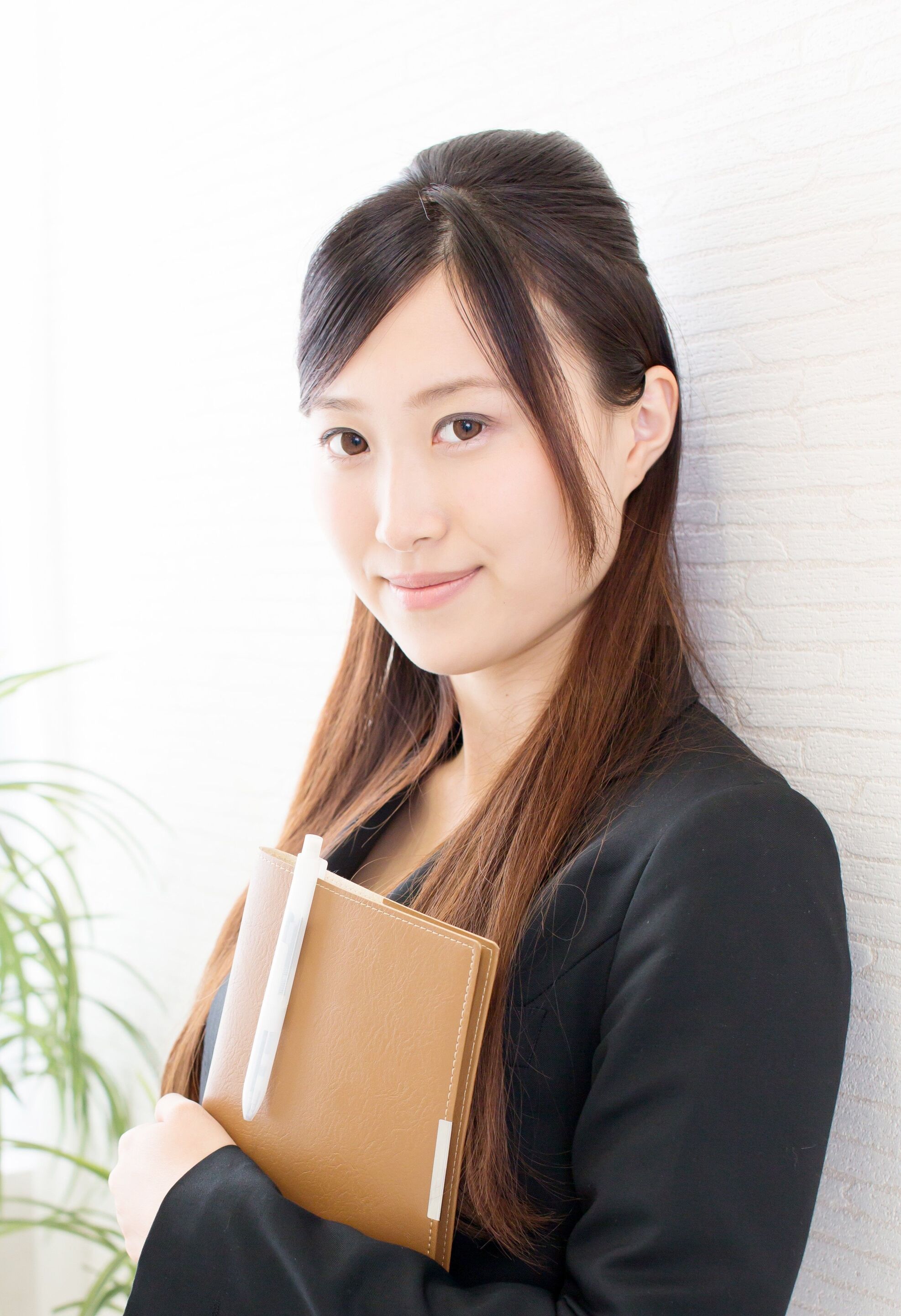 รวบผมครึ่งหัวทรงสูง (credit: shutterstock)