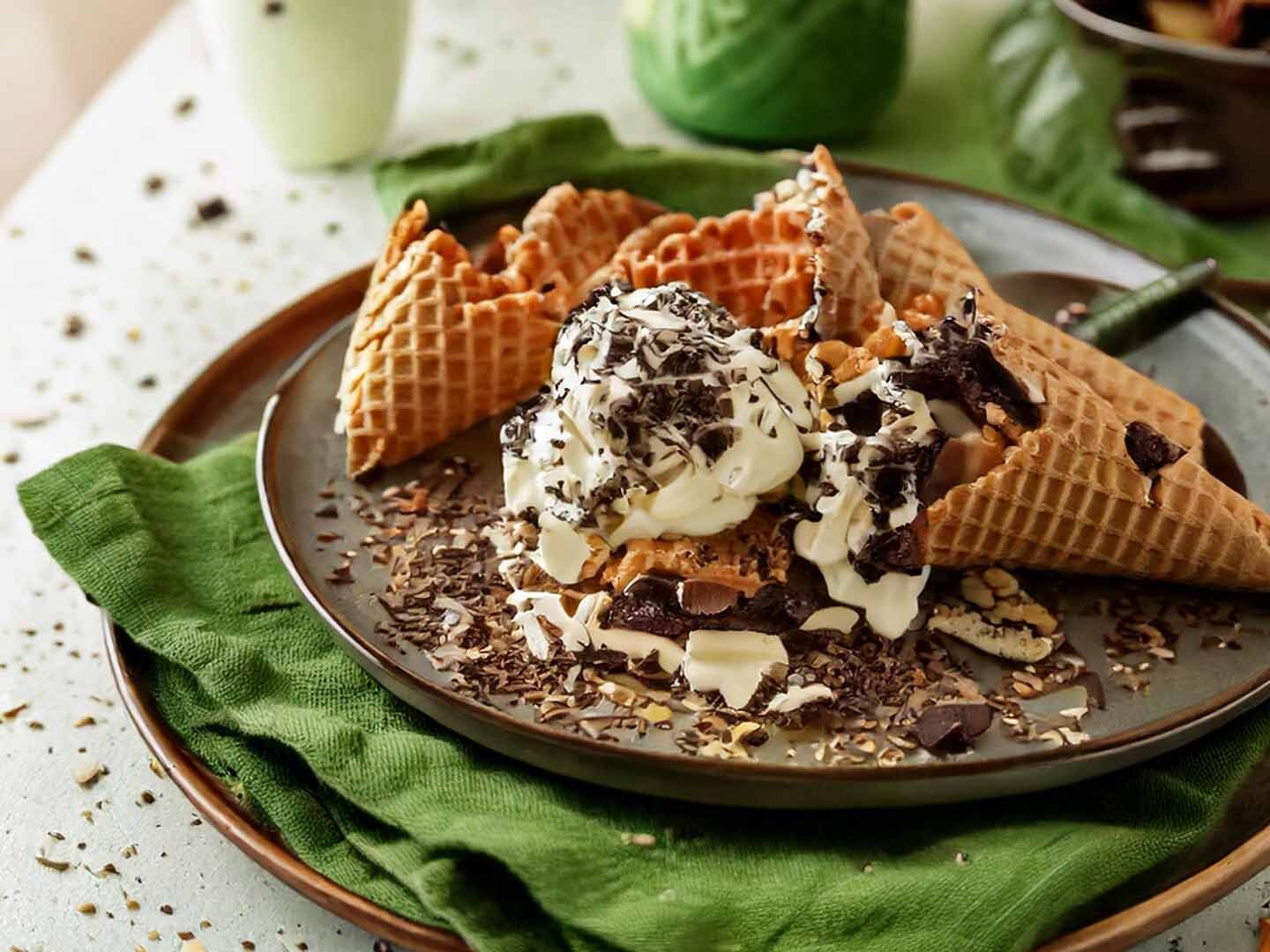 Plant-Based Cookies & Crème Sundae Nachos Recipe