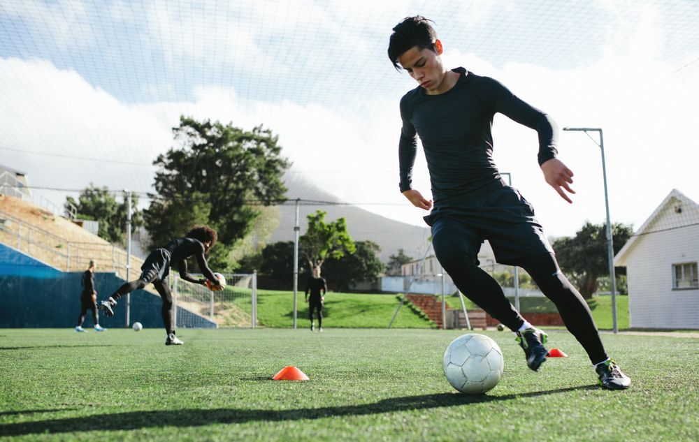cara bermain sepak bola