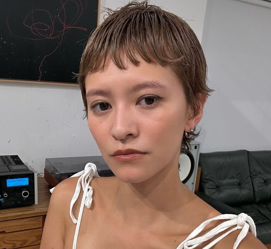 Layers gives a feminine flair to your pixie cut. (Instagram.com/sunaga.natsumi)