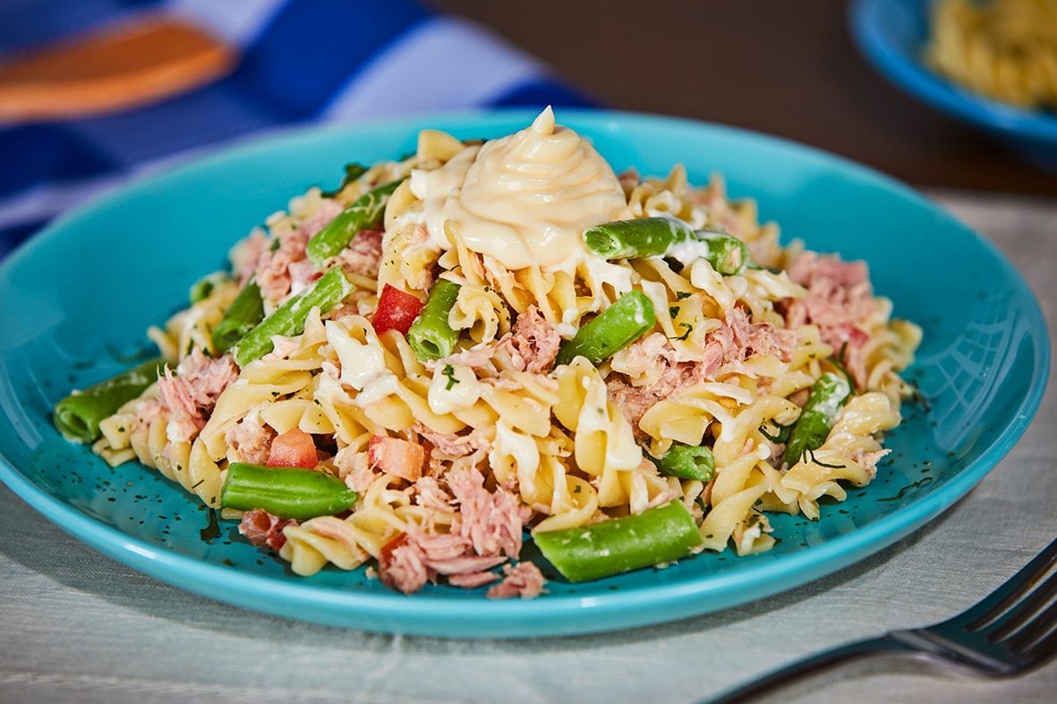 Calvé | Fusilli tricolor com maionese de alcaparras e cebolinho 25 min  recipe