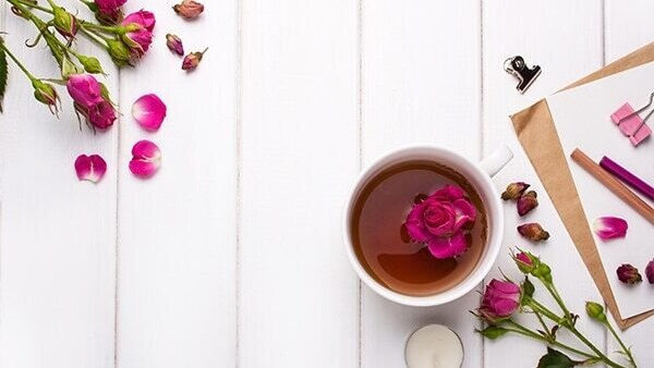 Castor and rose lip oil