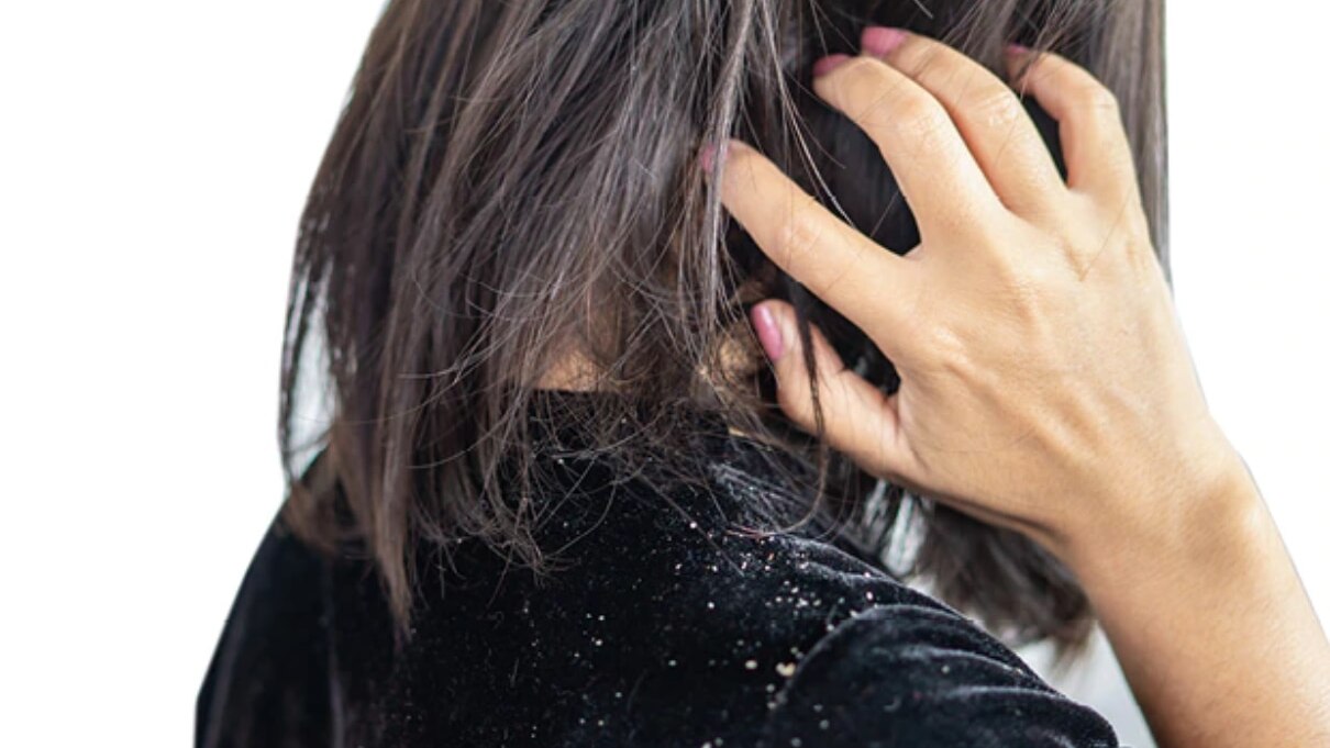 hot oil treatment for hair woman brunette