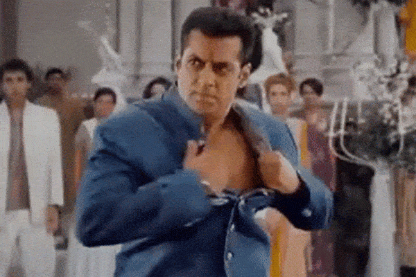 bollywood star kareena kapoor khan signature pose